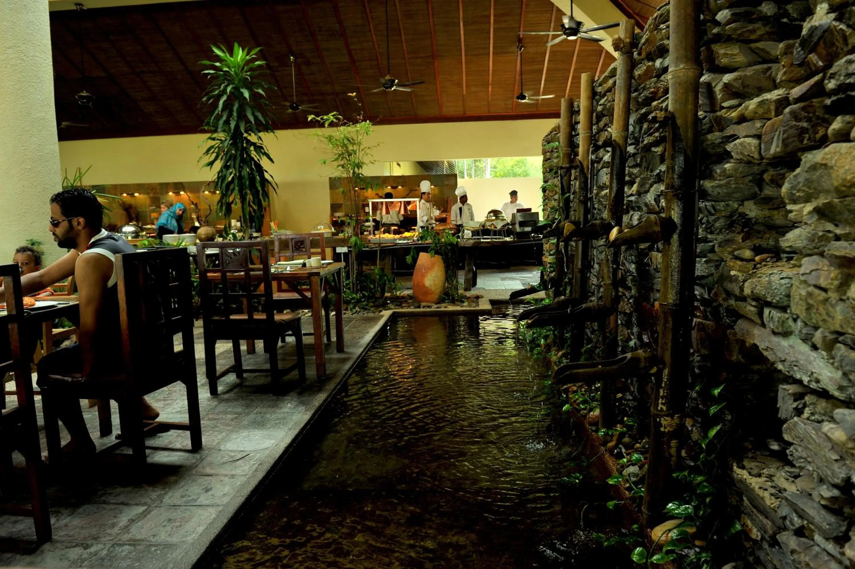 Restaurant/places to eat in Tanjung Rhu Resort