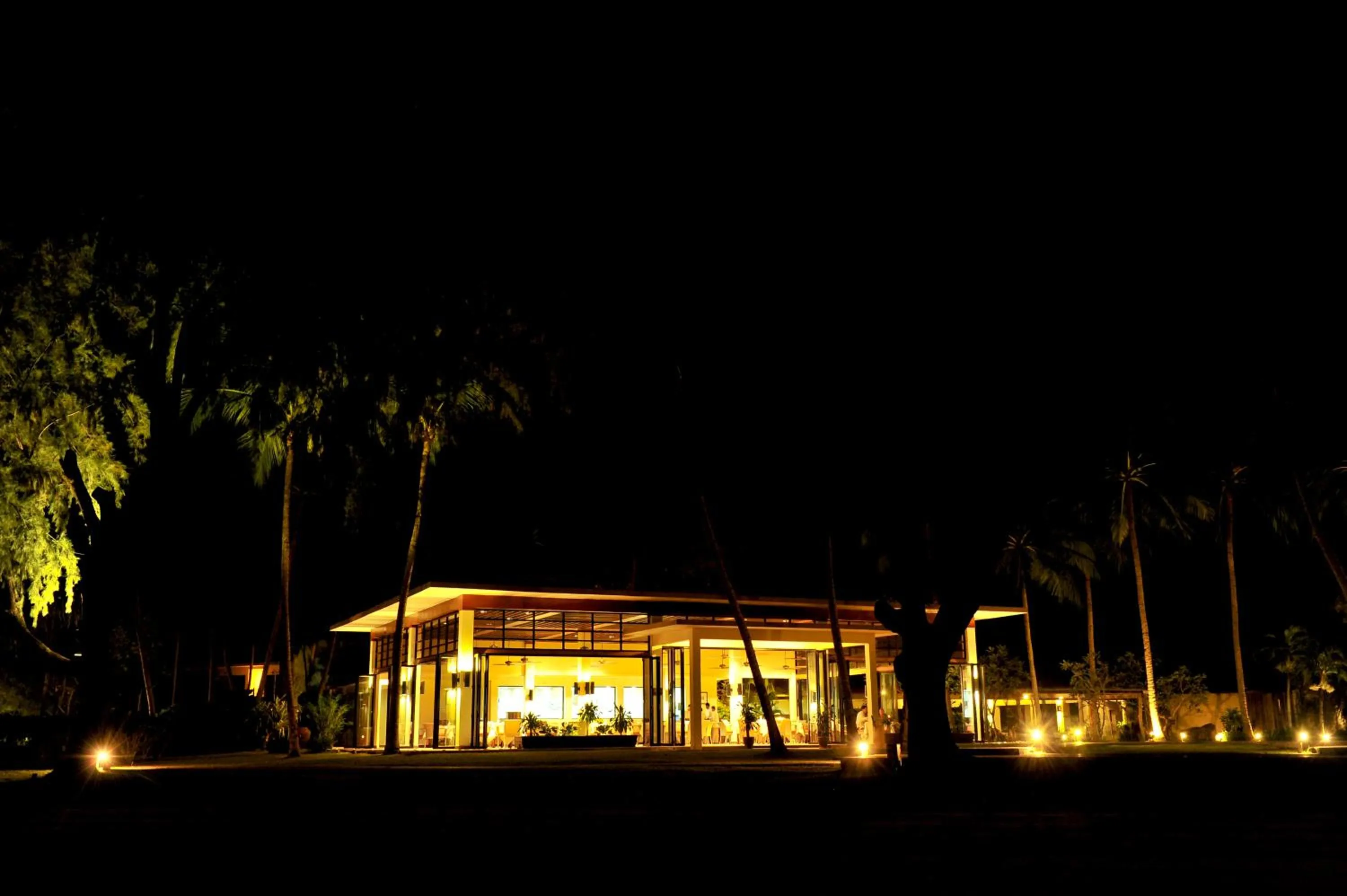 Restaurant/places to eat in Tanjung Rhu Resort