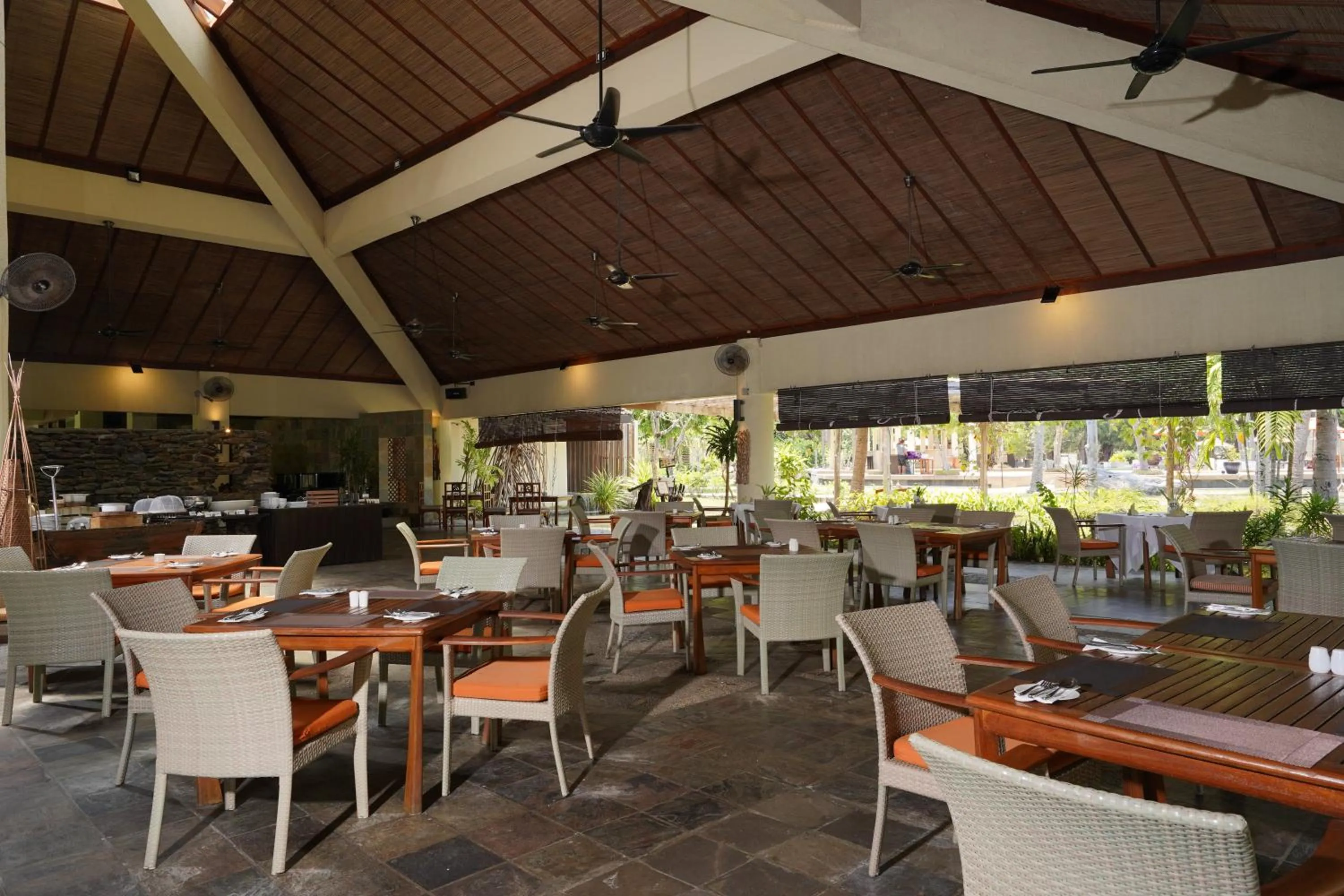 Restaurant/places to eat in Tanjung Rhu Resort