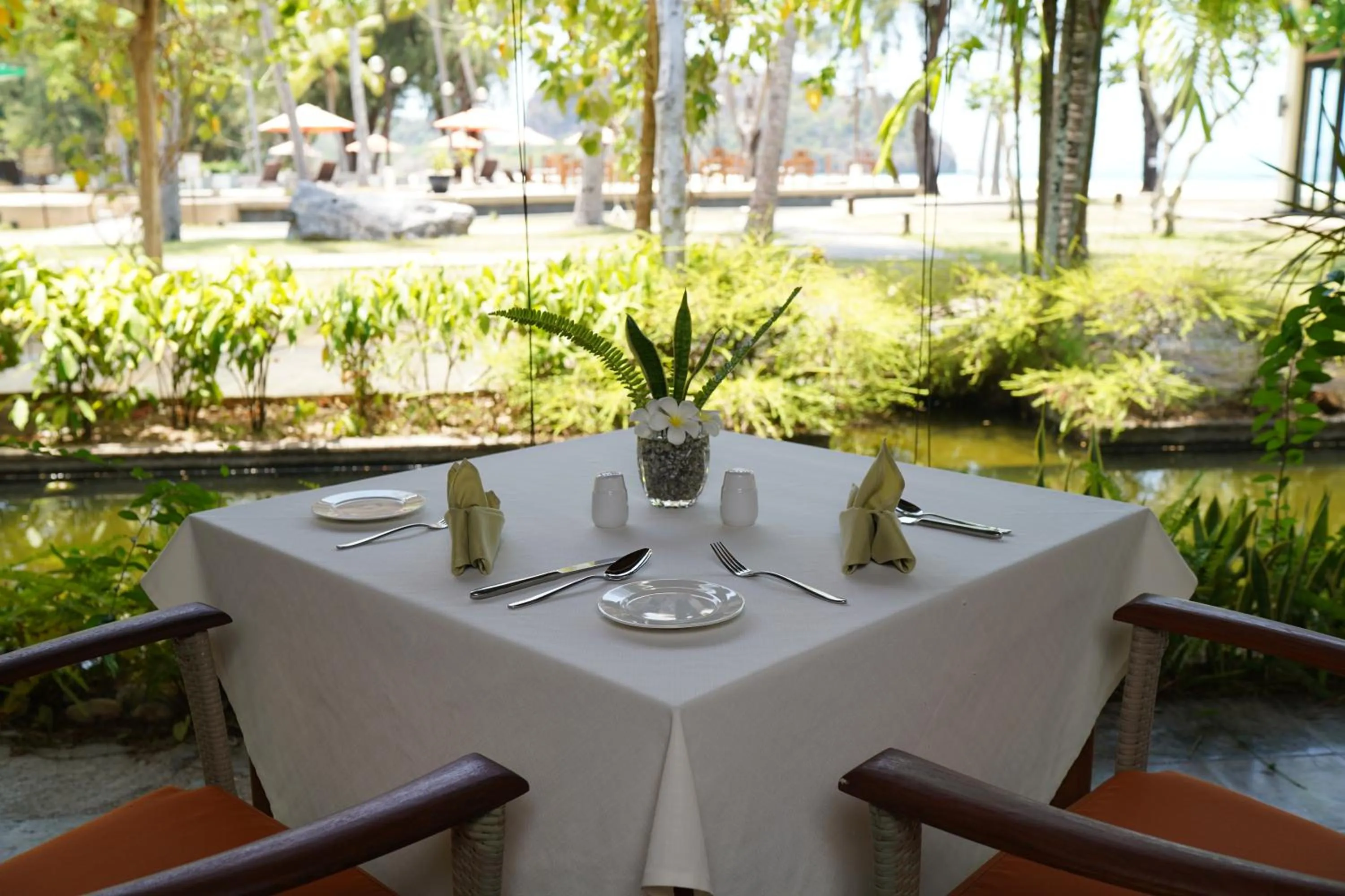 Restaurant/places to eat in Tanjung Rhu Resort