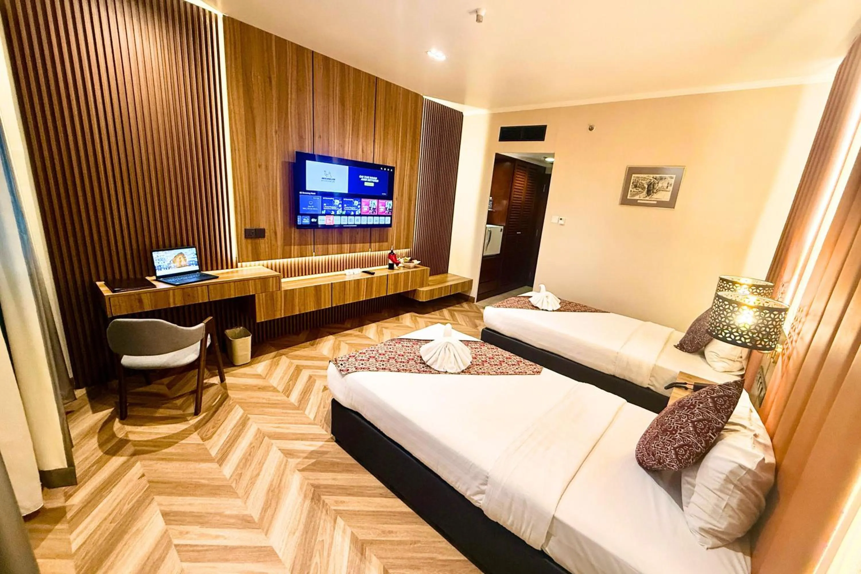 Bed in Hotel Shangri-la Kota Kinabalu