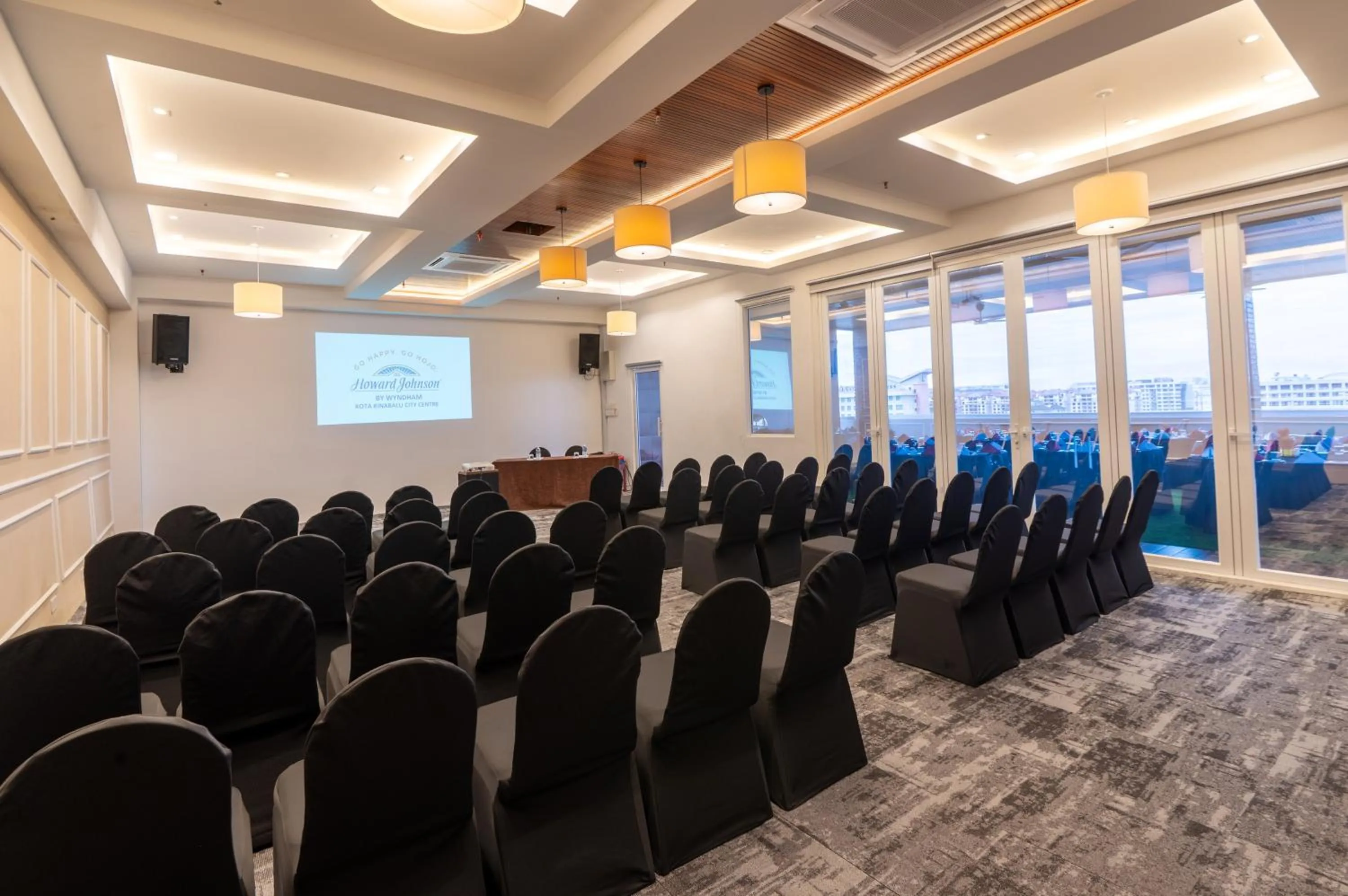 Meeting/conference room in Howard Johnson by Wyndham Kota Kinabalu City Centre, formerly Hotel Shangri-La Kota Kinabalu
