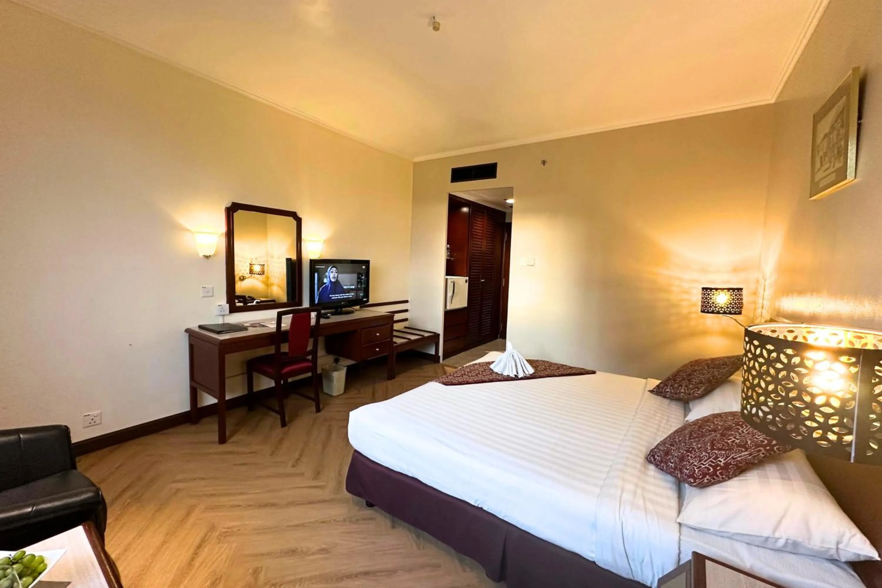 Bed in Hotel Shangri-la Kota Kinabalu