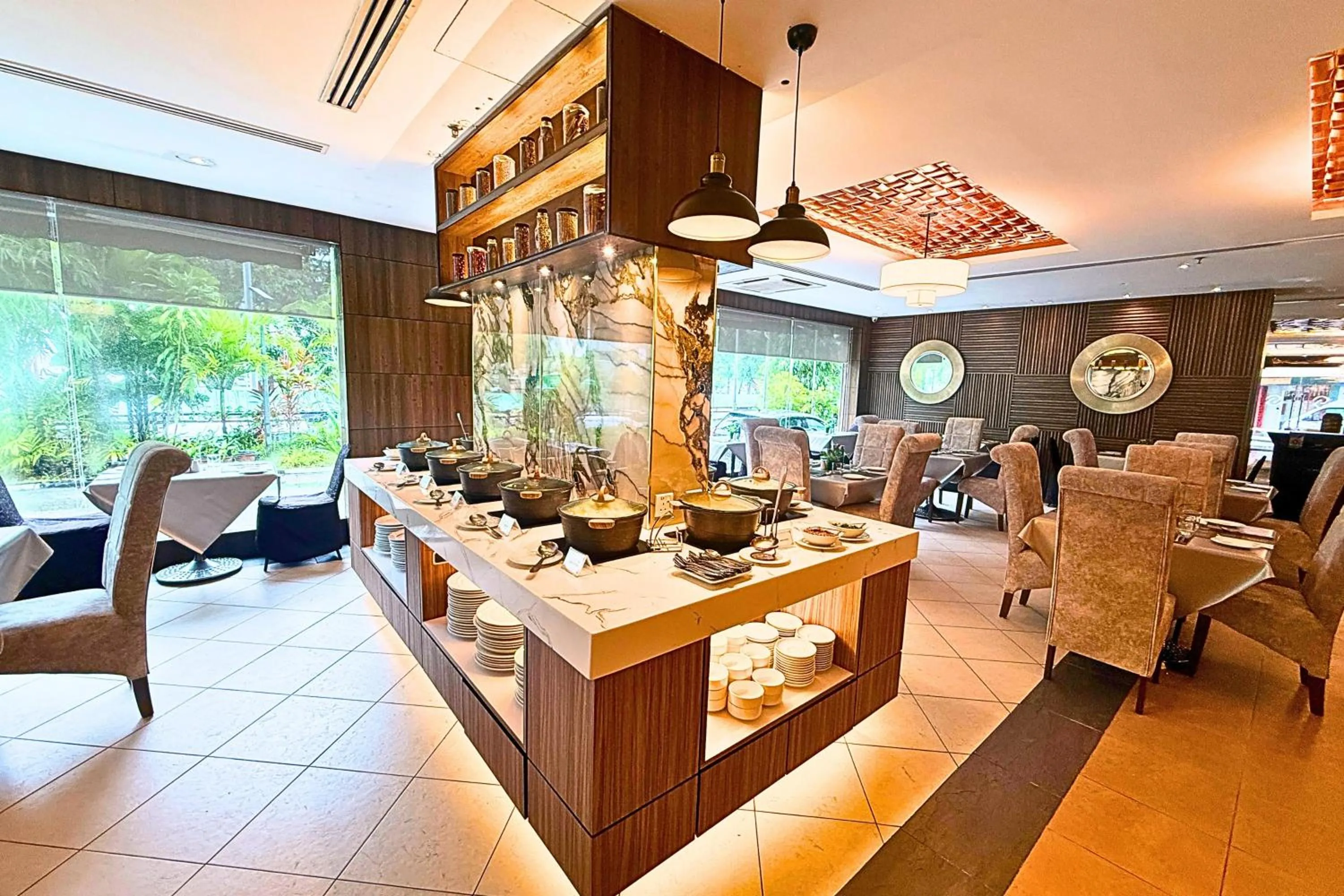 Restaurant/places to eat in Howard Johnson by Wyndham Kota Kinabalu City Centre, formerly Hotel Shangri-La Kota Kinabalu