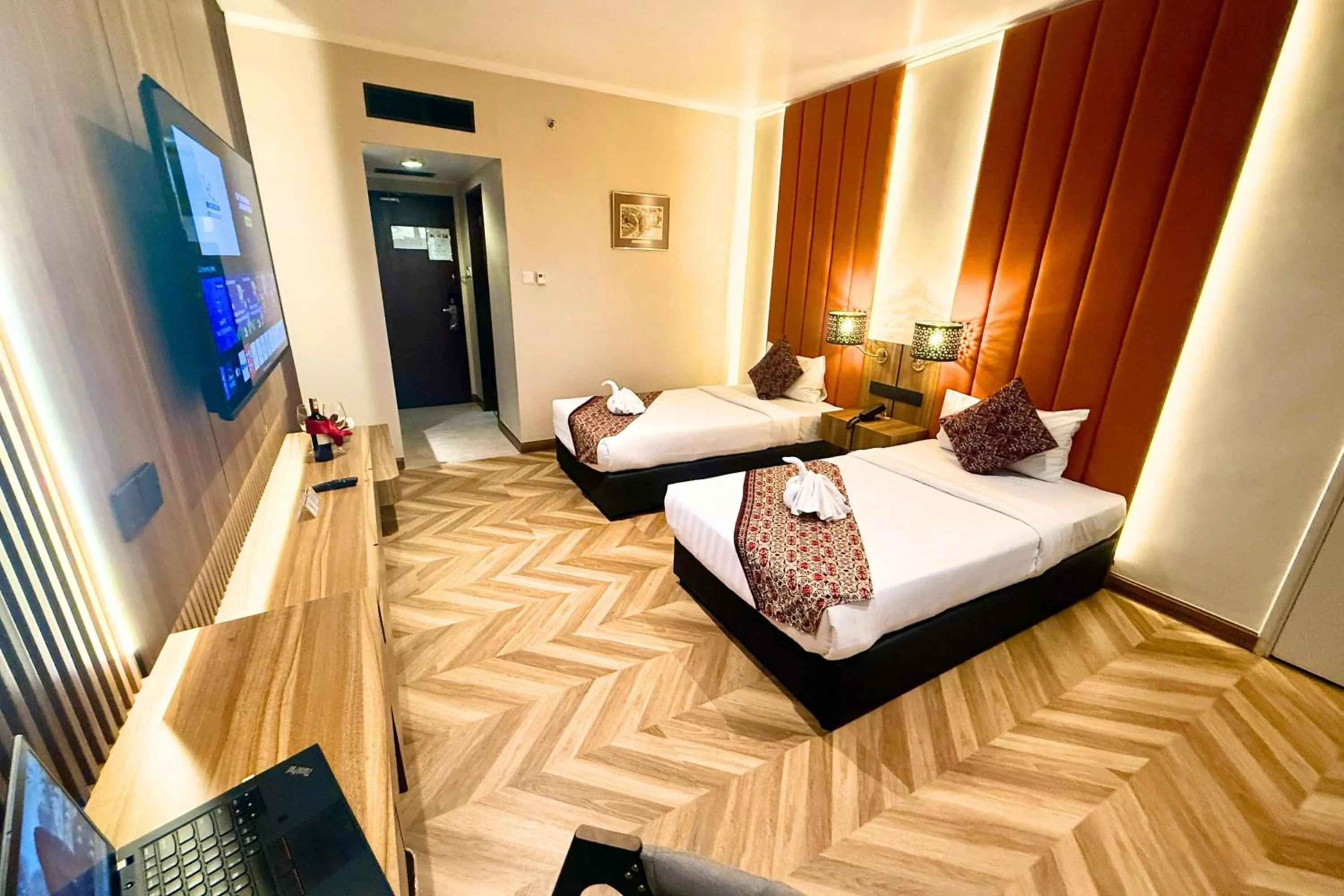 Bed in Hotel Shangri-la Kota Kinabalu