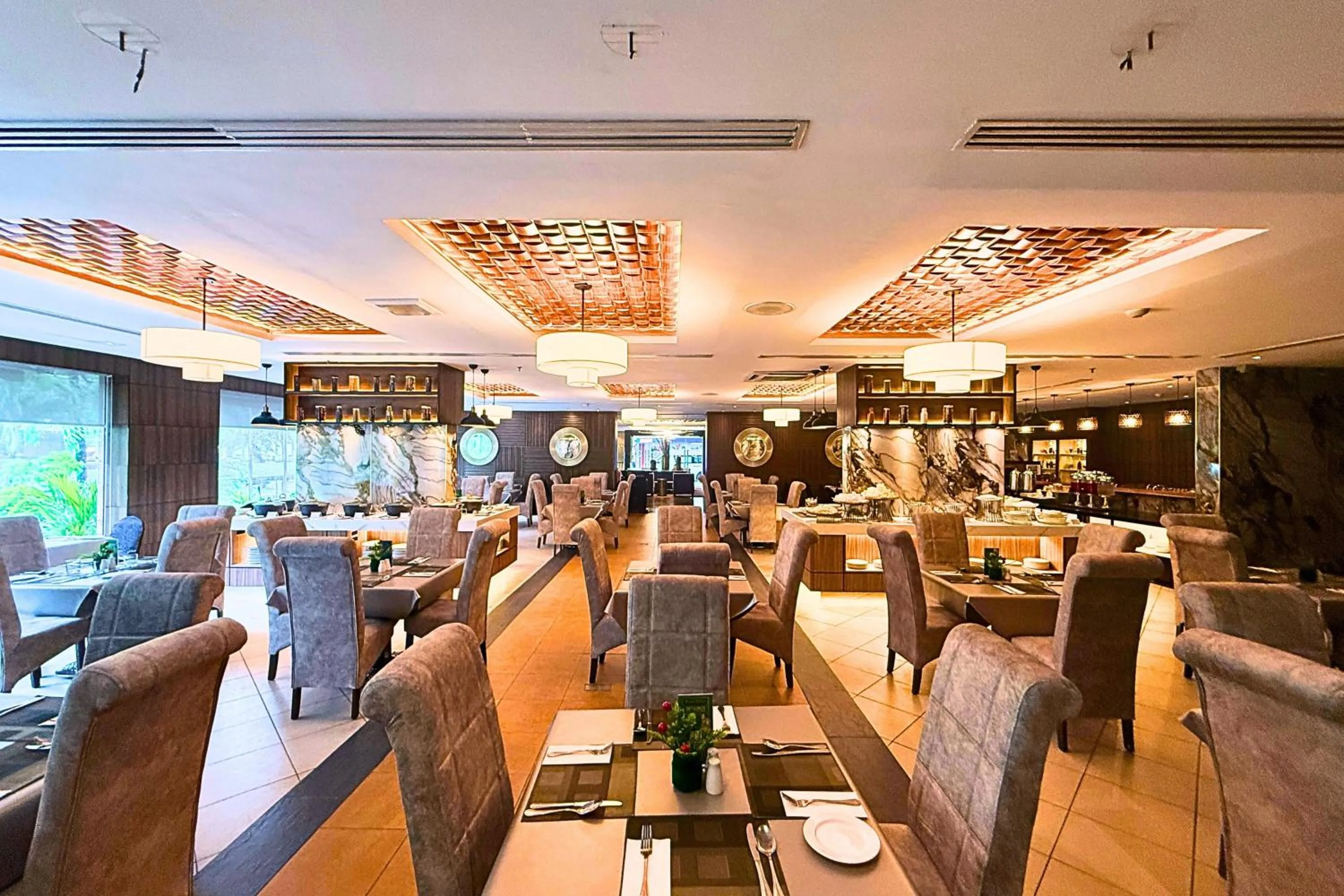 Restaurant/places to eat in Howard Johnson by Wyndham Kota Kinabalu City Centre, formerly Hotel Shangri-La Kota Kinabalu