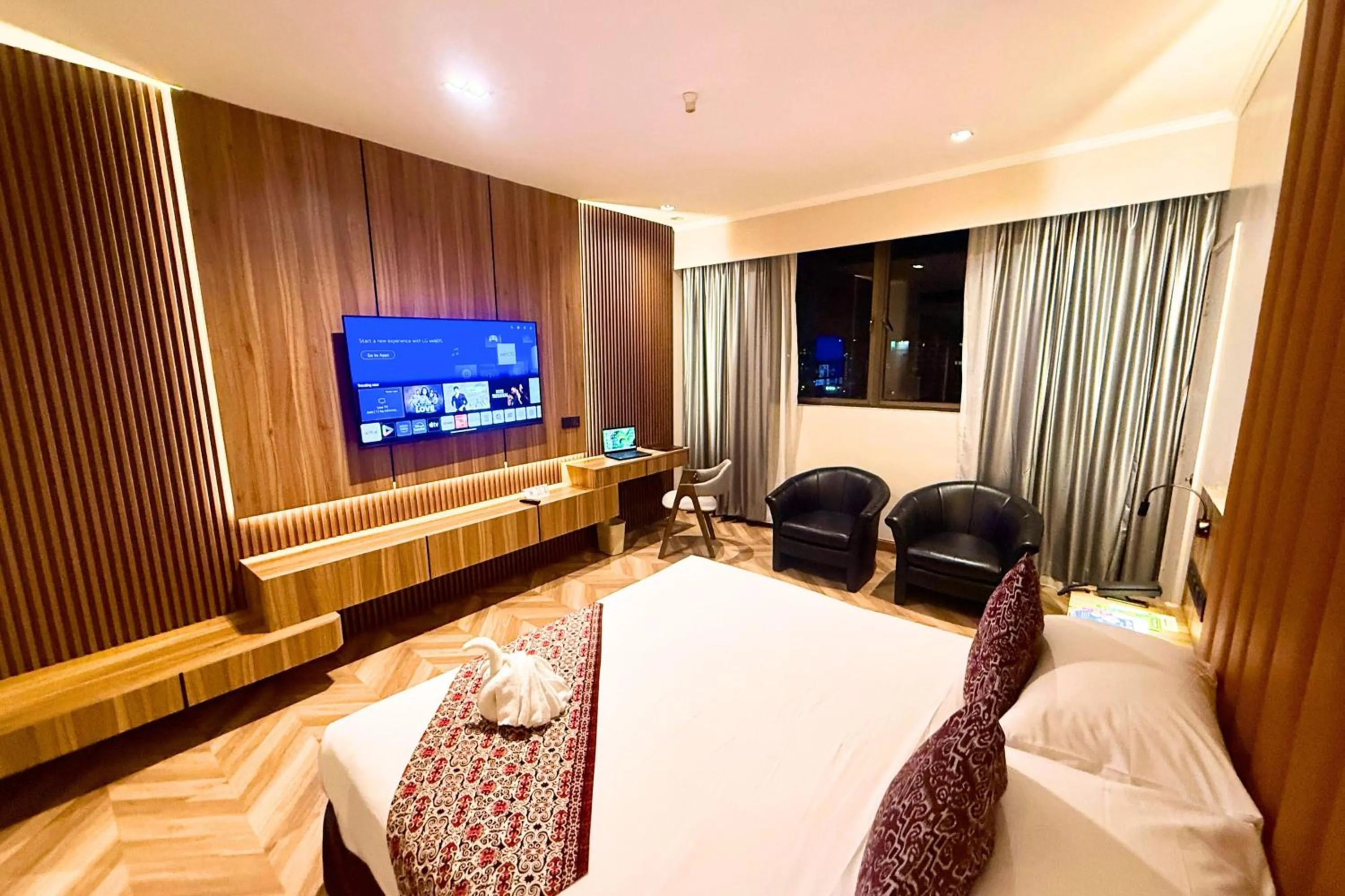 Bed in Hotel Shangri-la Kota Kinabalu