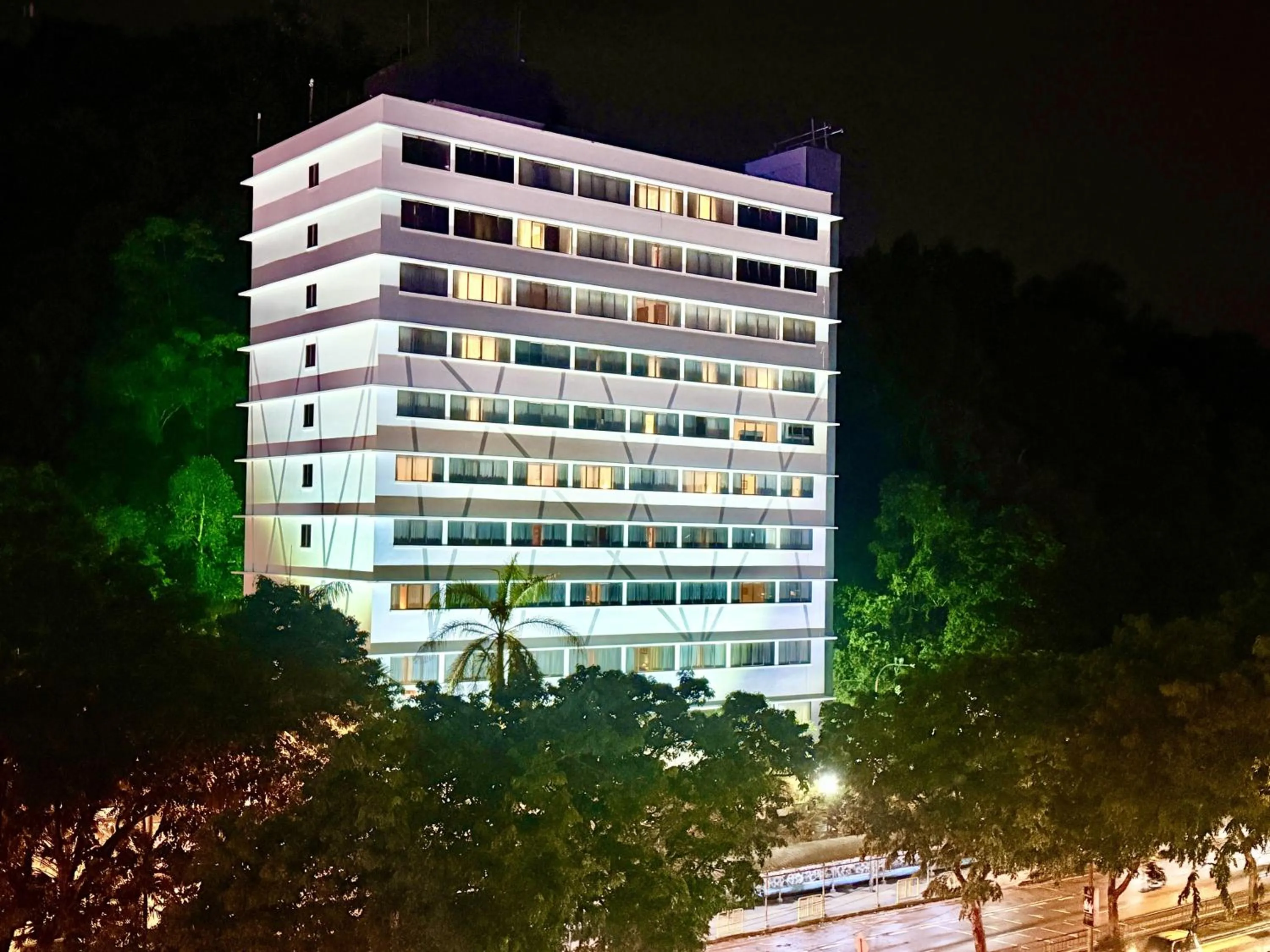 Property building in Hotel Shangri-la Kota Kinabalu