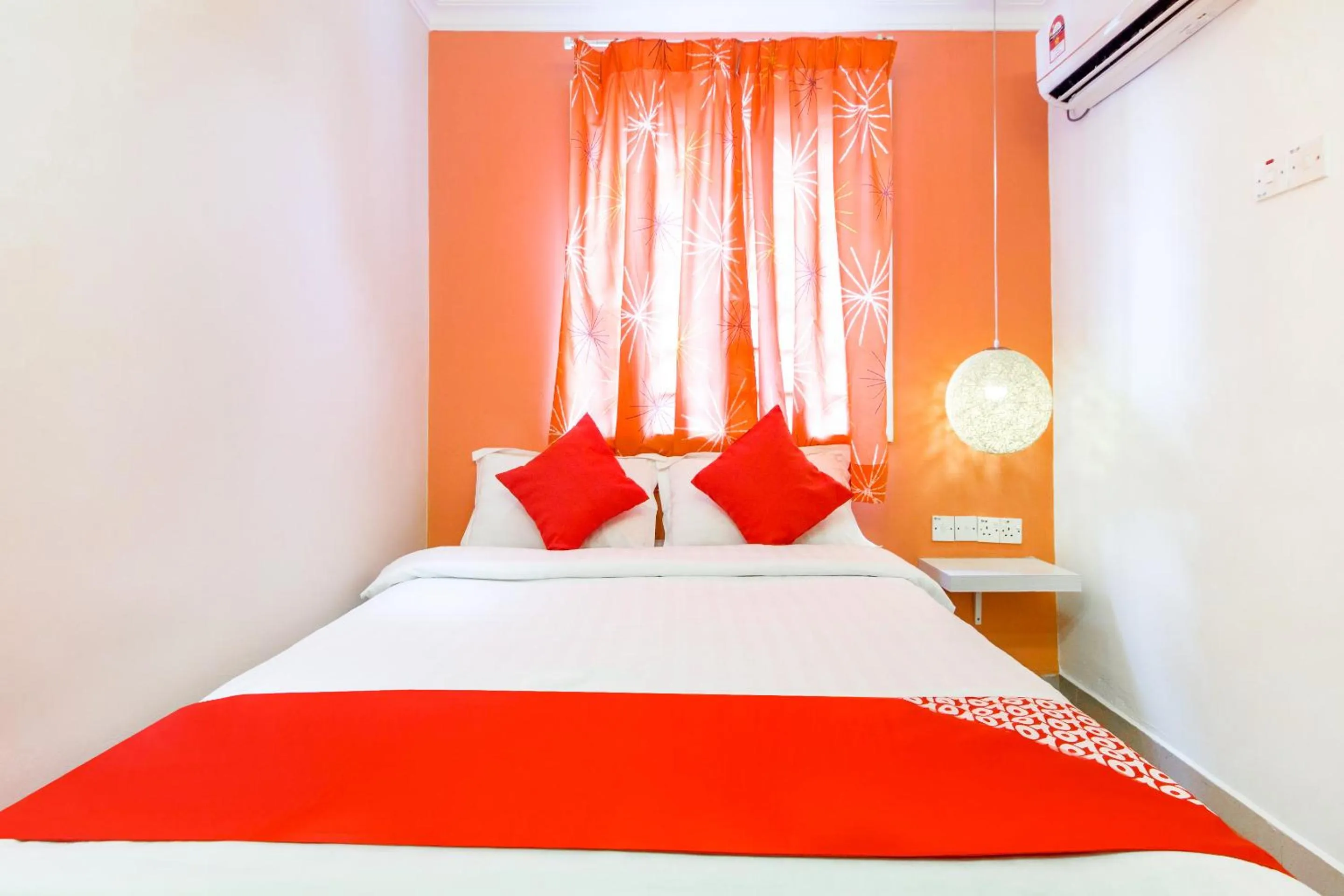 Bedroom, Bed in OYO 761 City Hotel