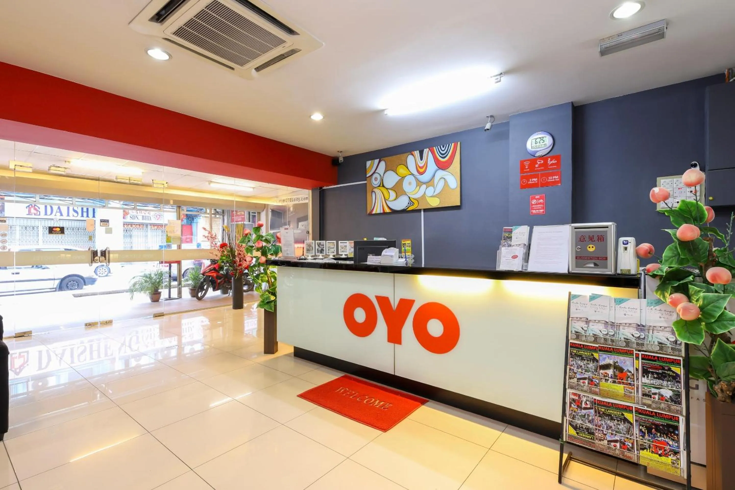 Lobby or reception in OYO 761 City Hotel