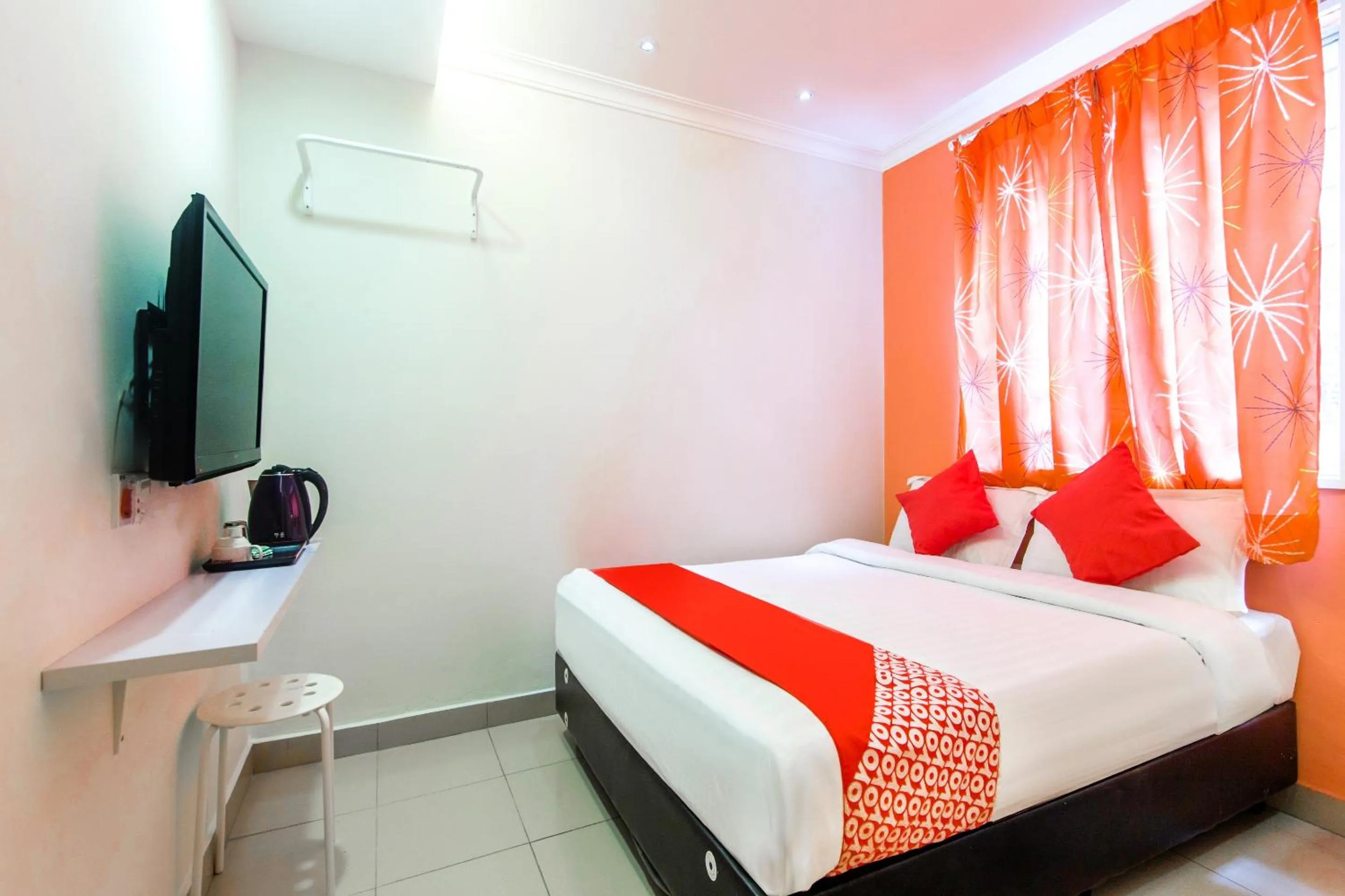 Bedroom, Bed in OYO 761 City Hotel