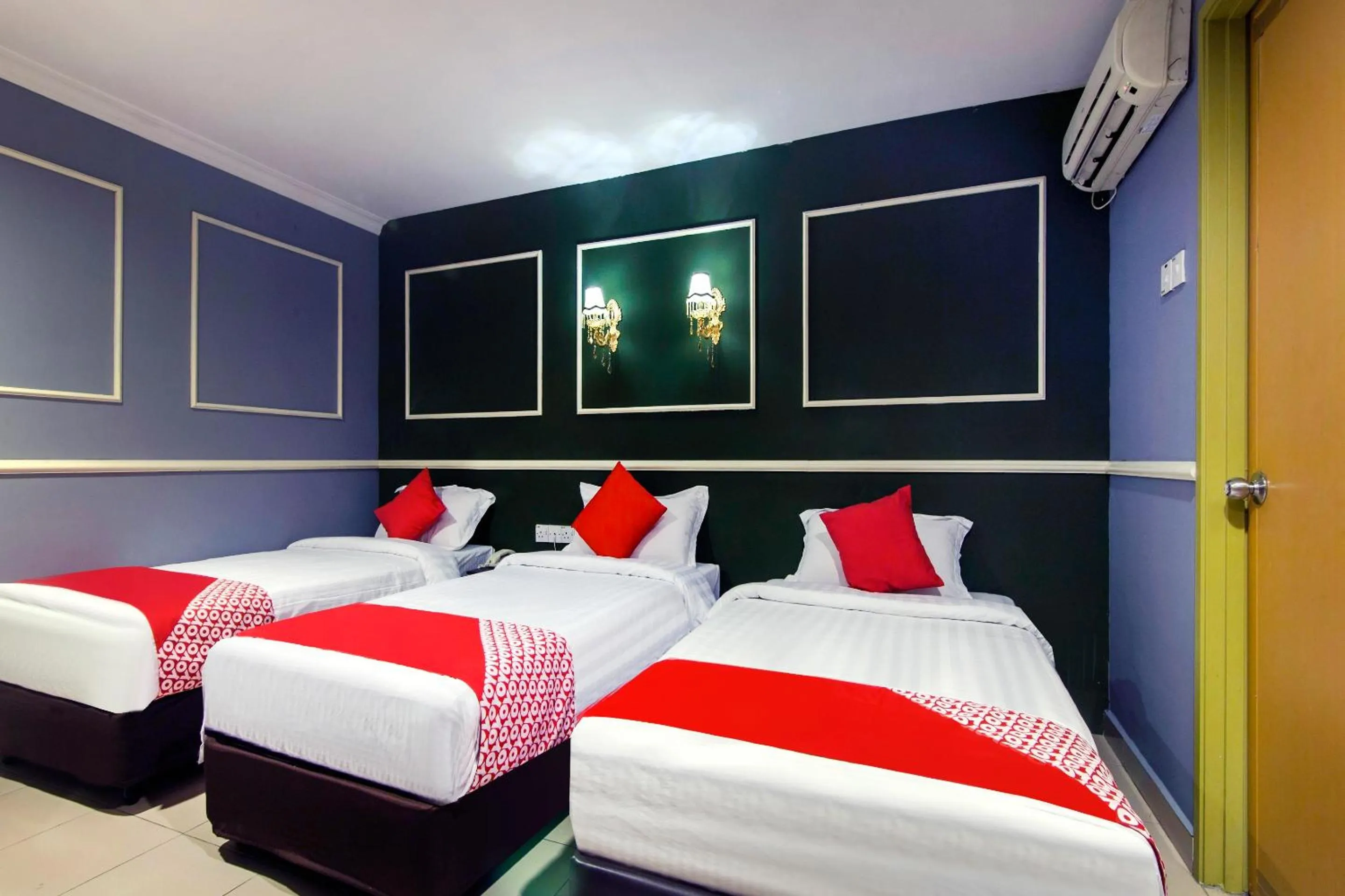 Bedroom, Bed in OYO 761 City Hotel