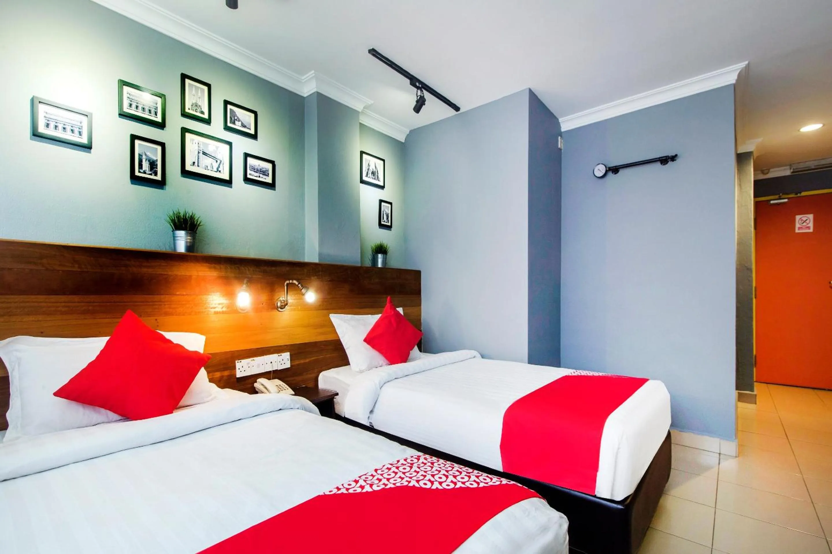 Bedroom, Bed in OYO 761 City Hotel