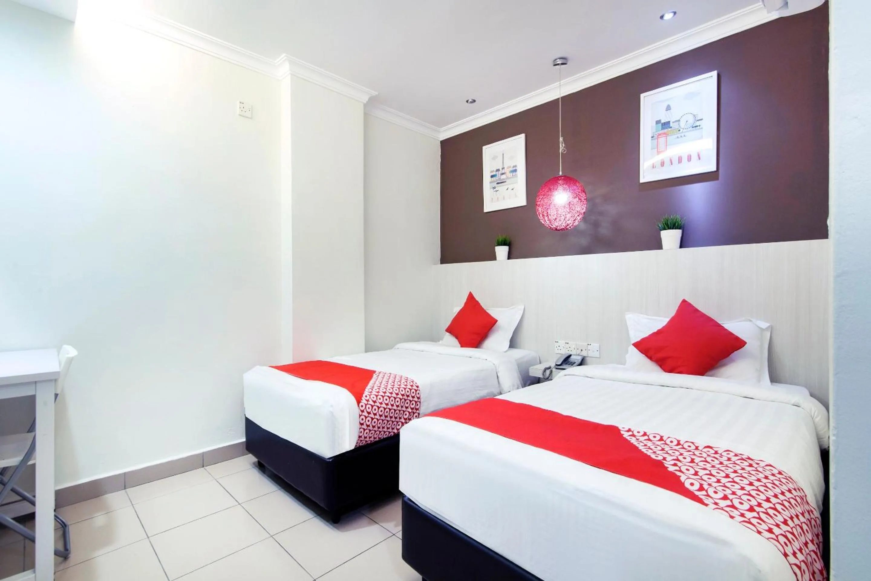 Bedroom, Bed in OYO 761 City Hotel