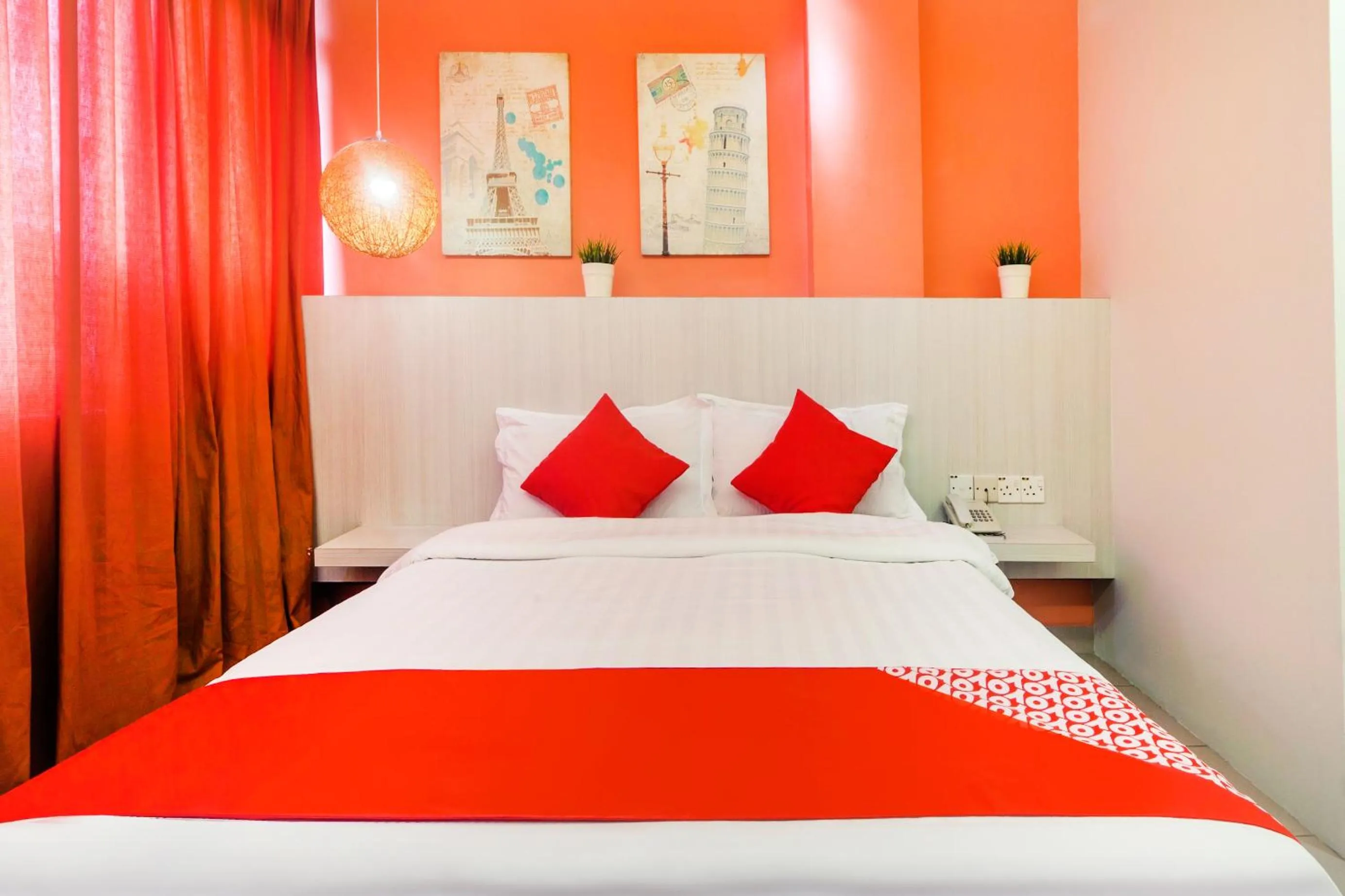 Bedroom, Bed in OYO 761 City Hotel