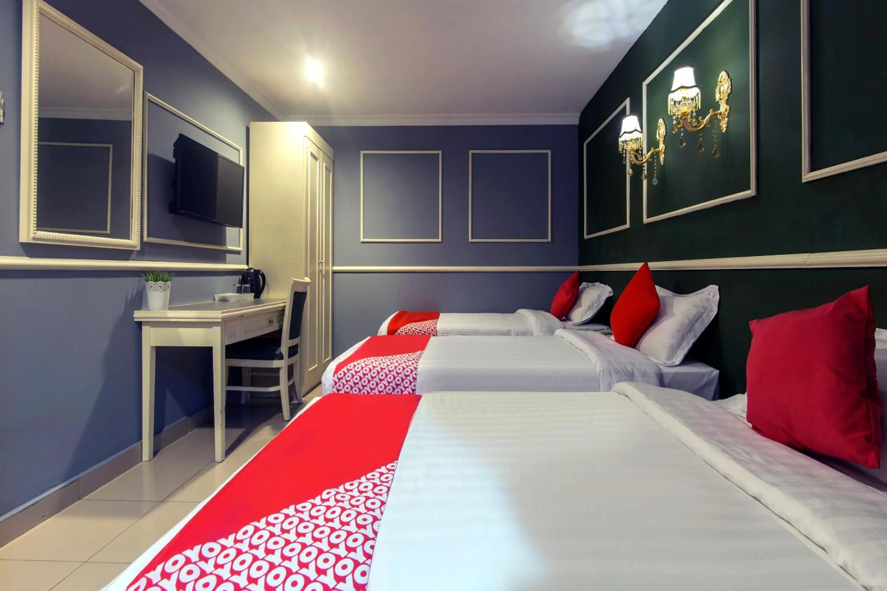 Bedroom, Bed in OYO 761 City Hotel