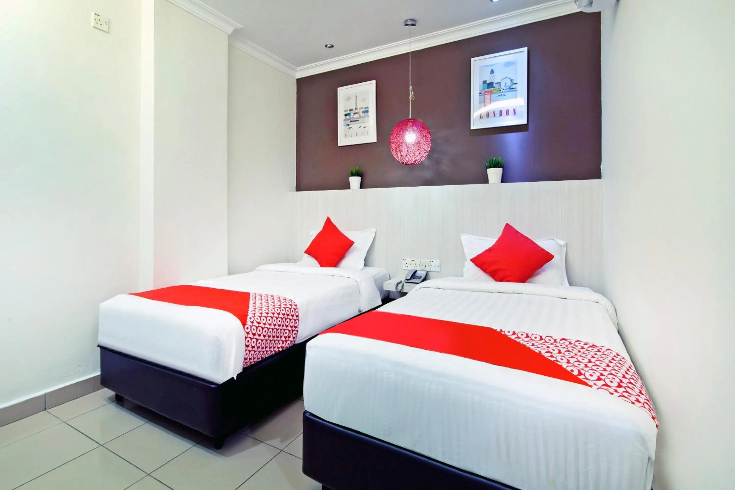 Bedroom, Bed in OYO 761 City Hotel