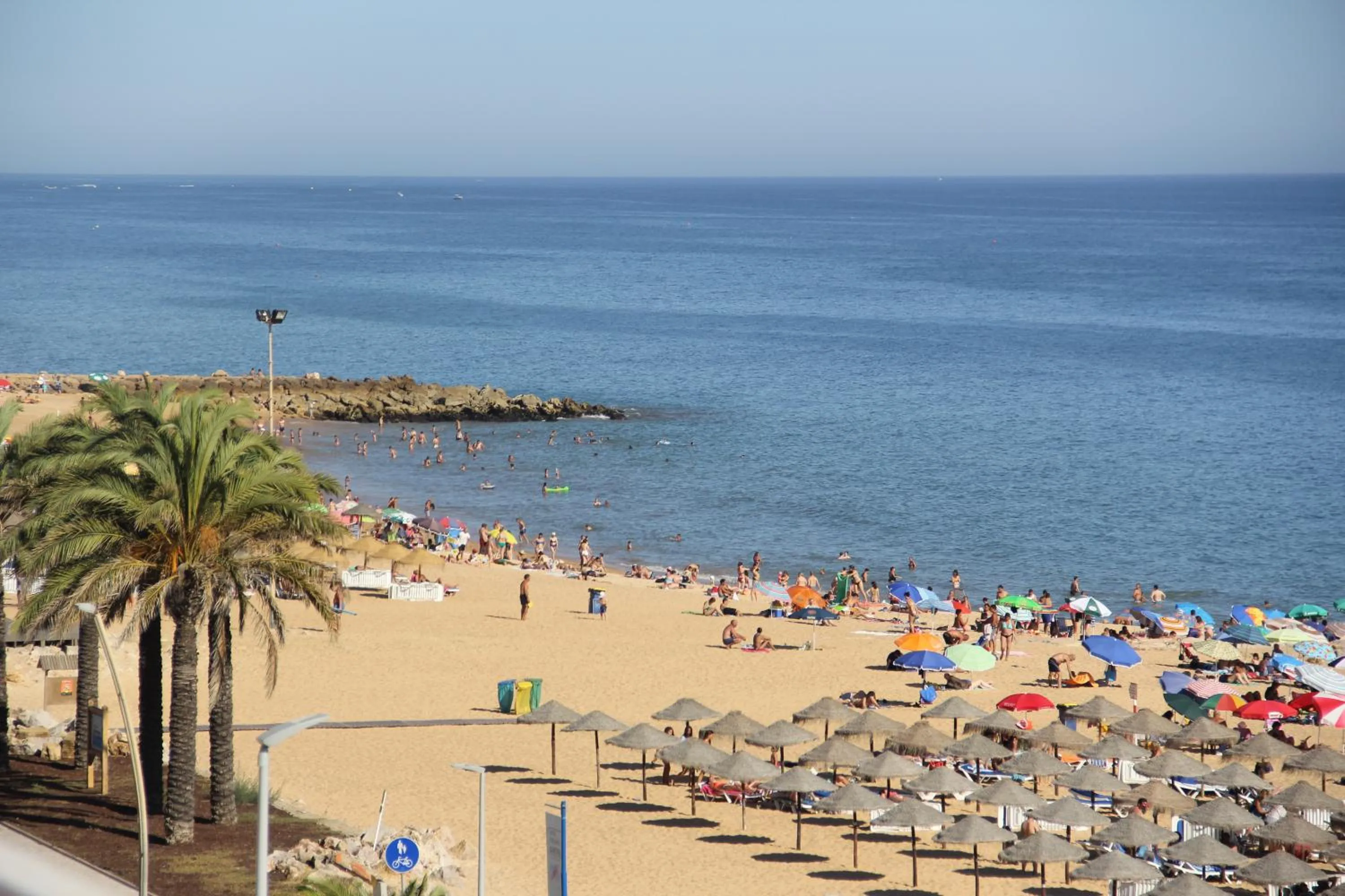 Beach in AL- Apartamentos Novos Vista Mar