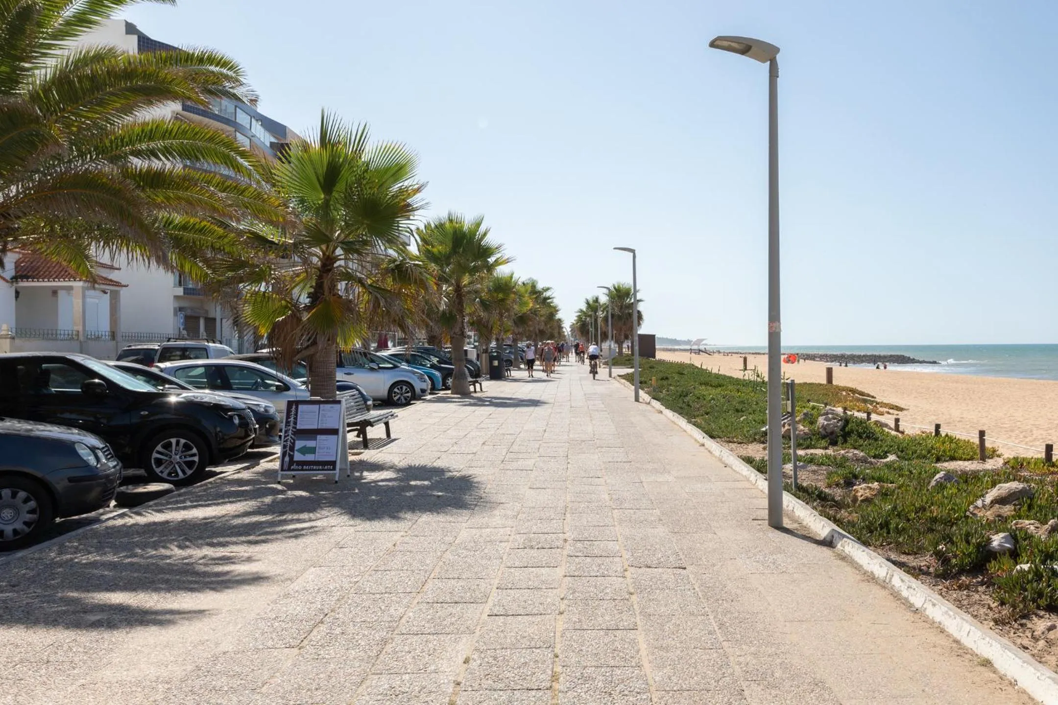Beach in AL- Apartamentos Novos Vista Mar