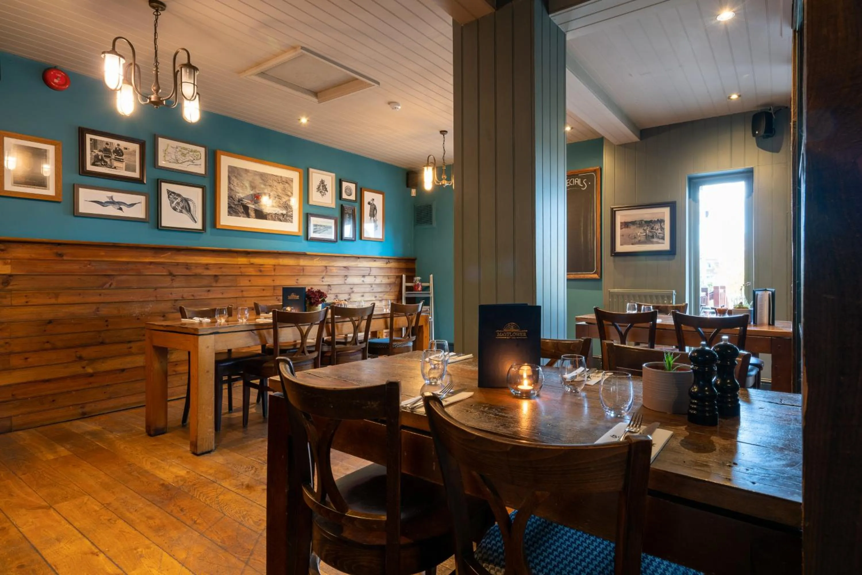 Restaurant/places to eat in The Mayflower