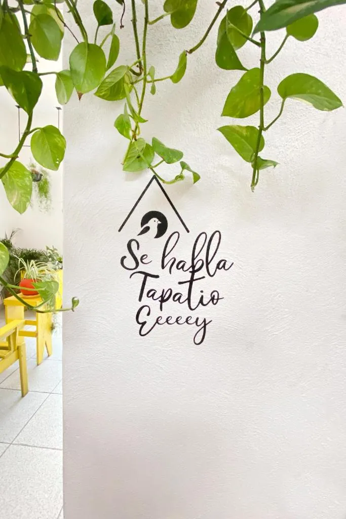 Text overlay in Casa Canario Hostel