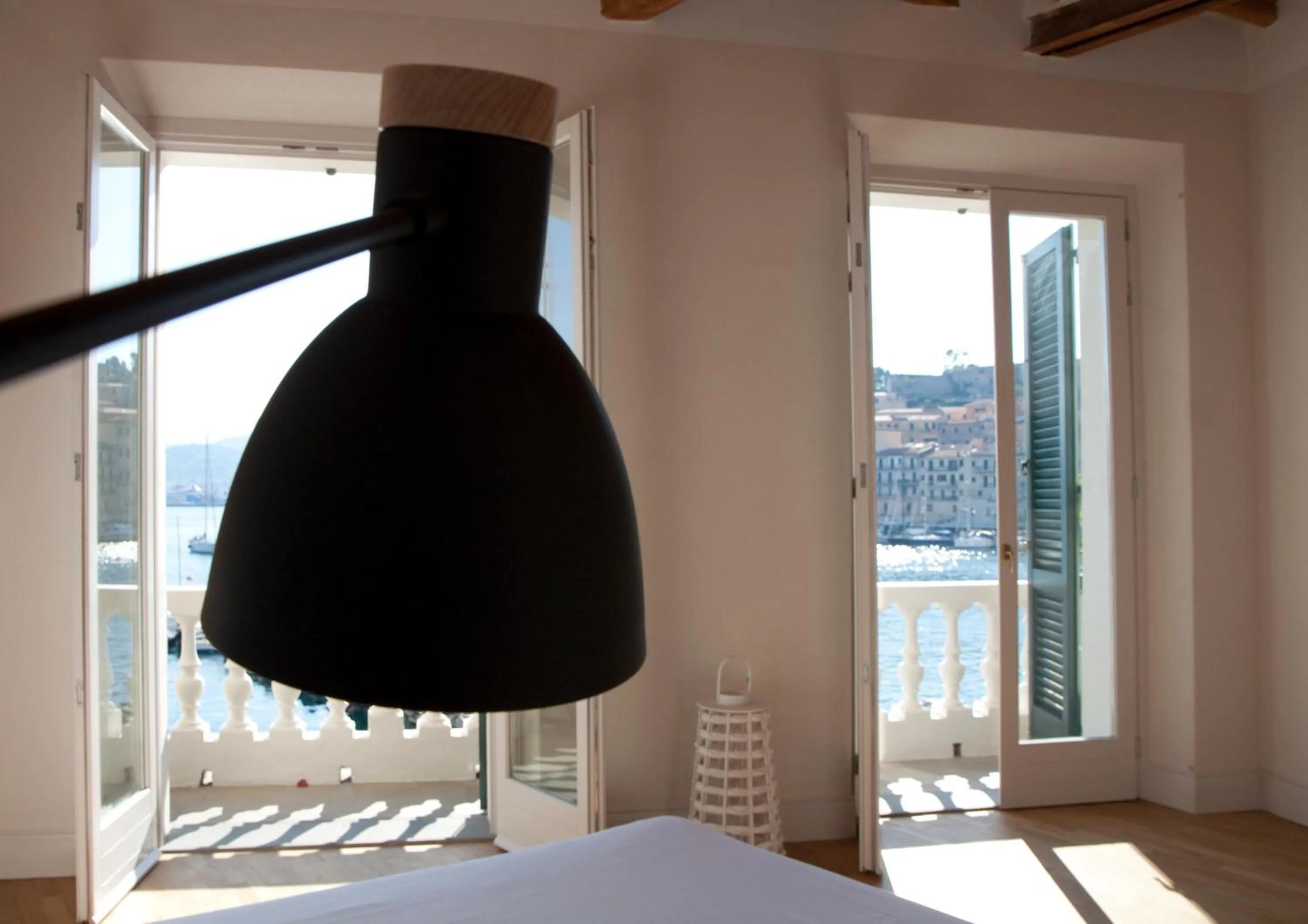 View (from property/room), Bed in Porto Sole Rooms