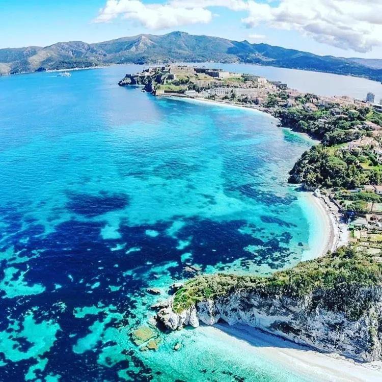 Beach in Porto Sole Rooms