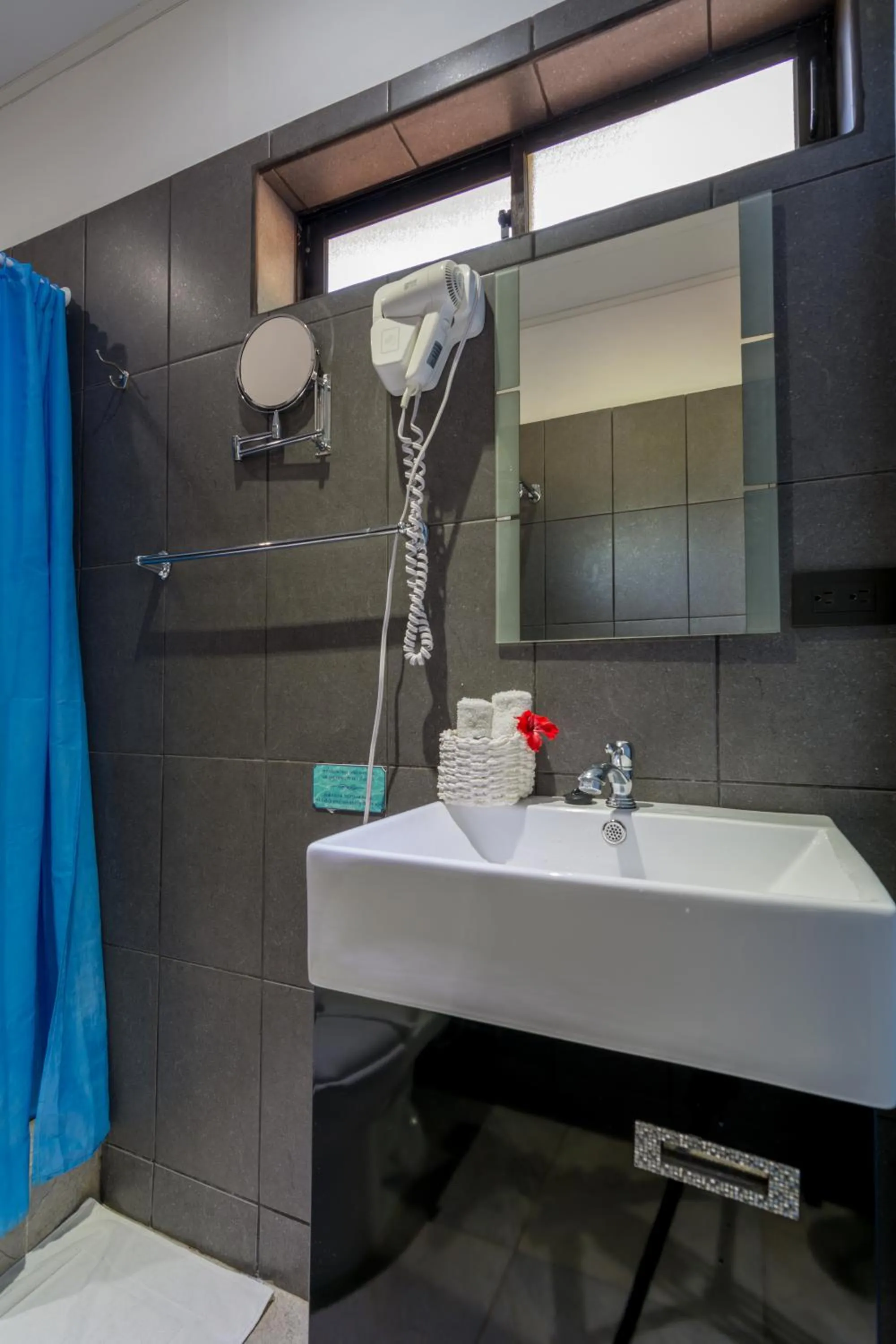 Shower in CLUB IBIZA - Party Hotel & Beach Club