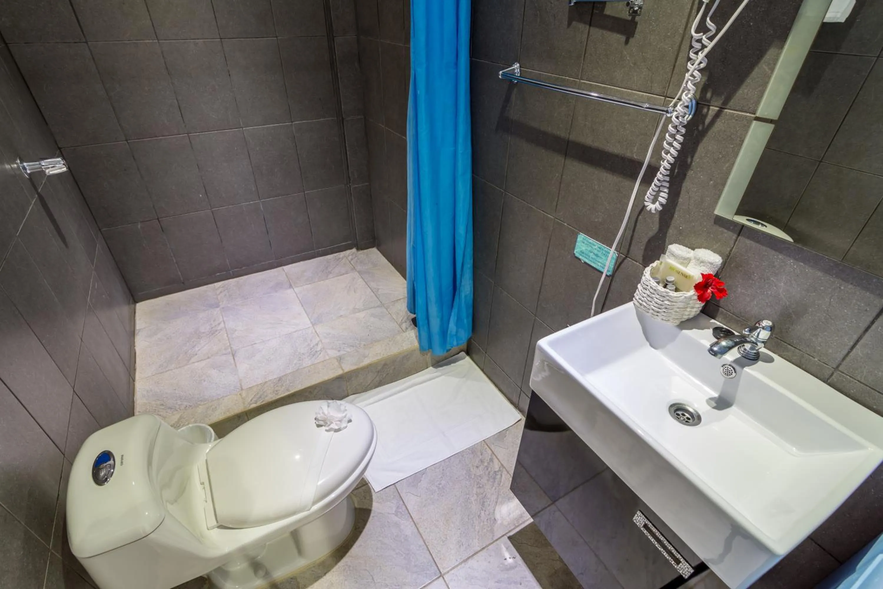 Shower in CLUB IBIZA - Party Hotel & Beach Club