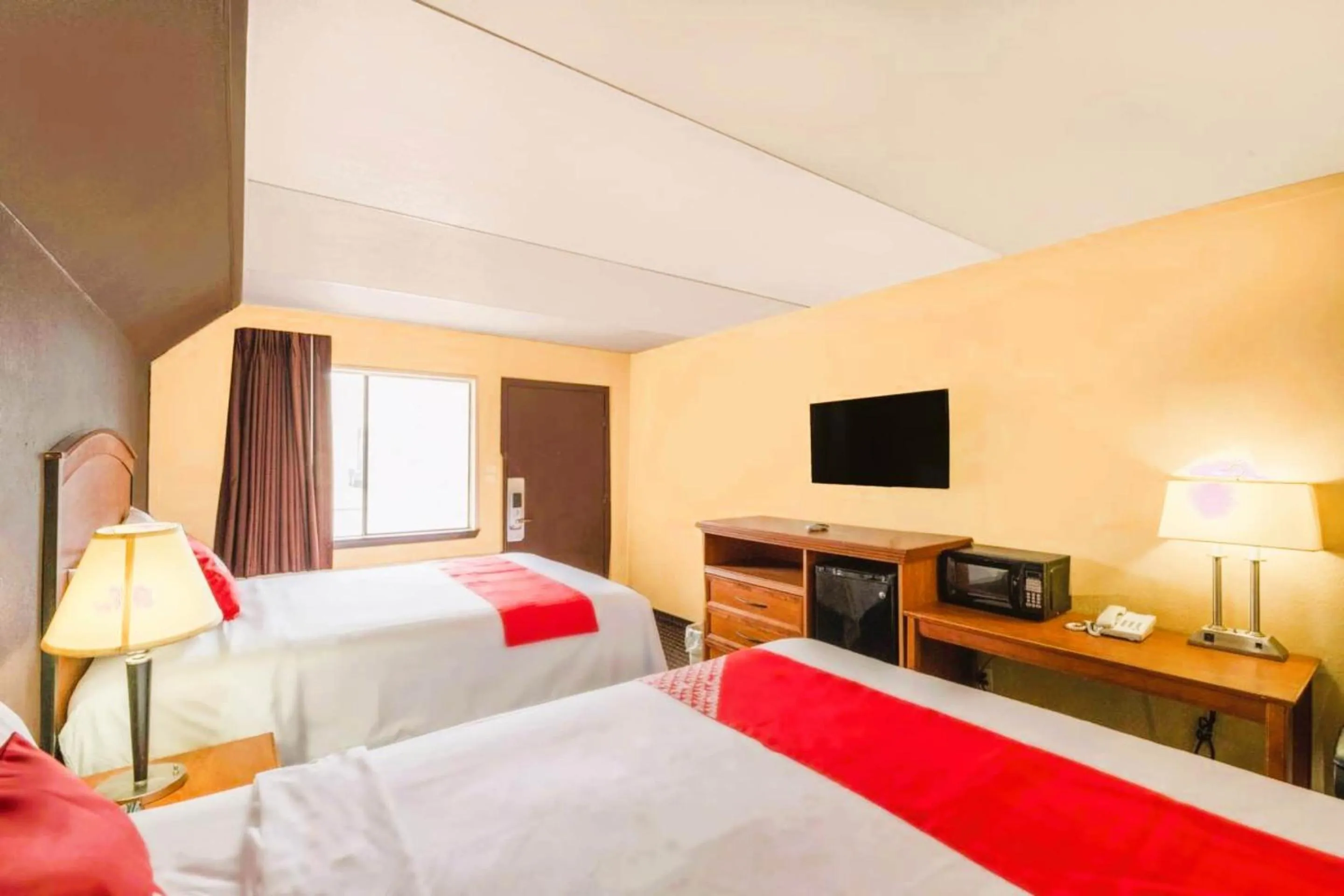 Bedroom, Bed in Oyo Hotel Odessa TX, East Business 20