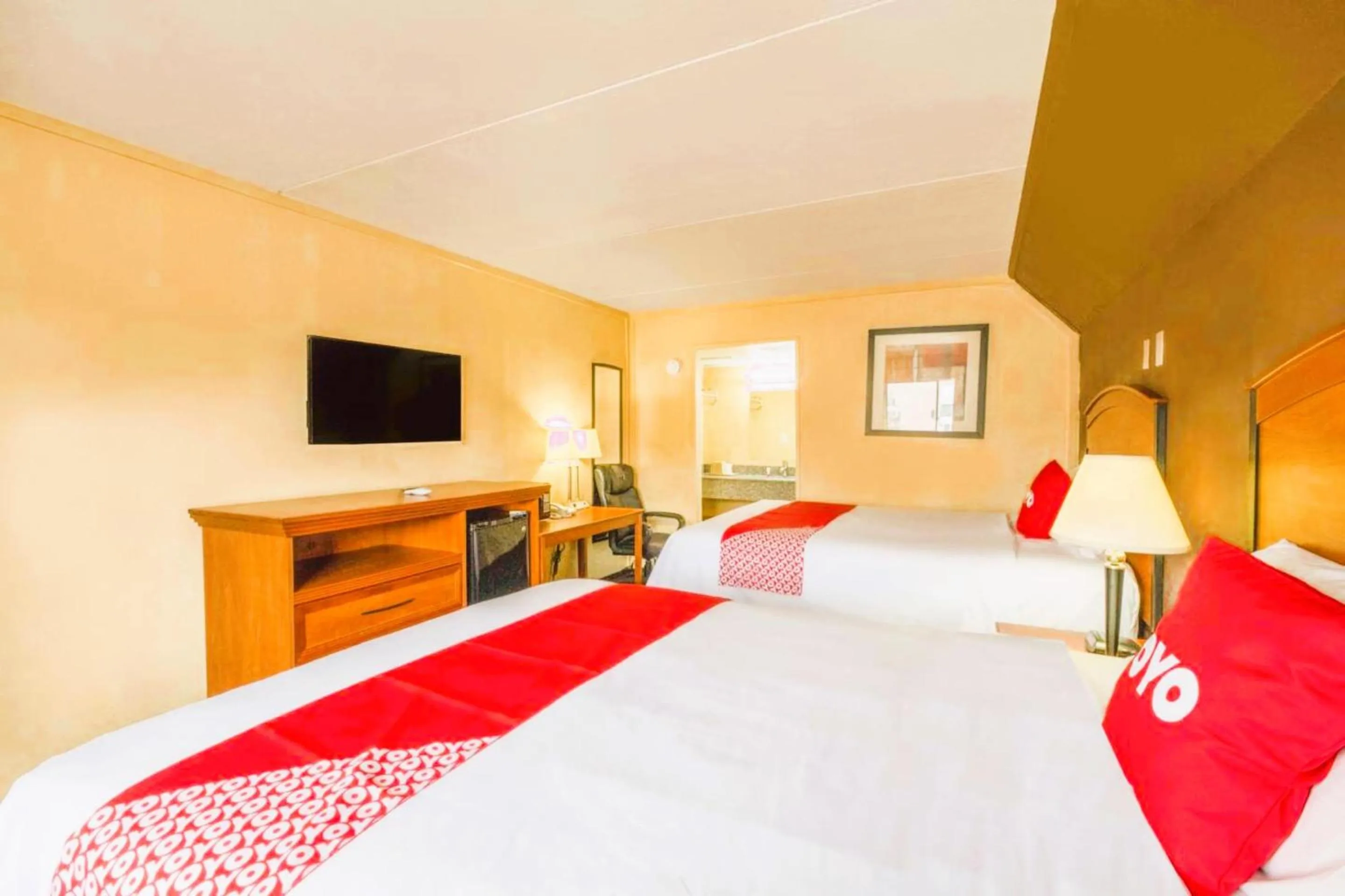 Bedroom, Bed in Oyo Hotel Odessa TX, East Business 20