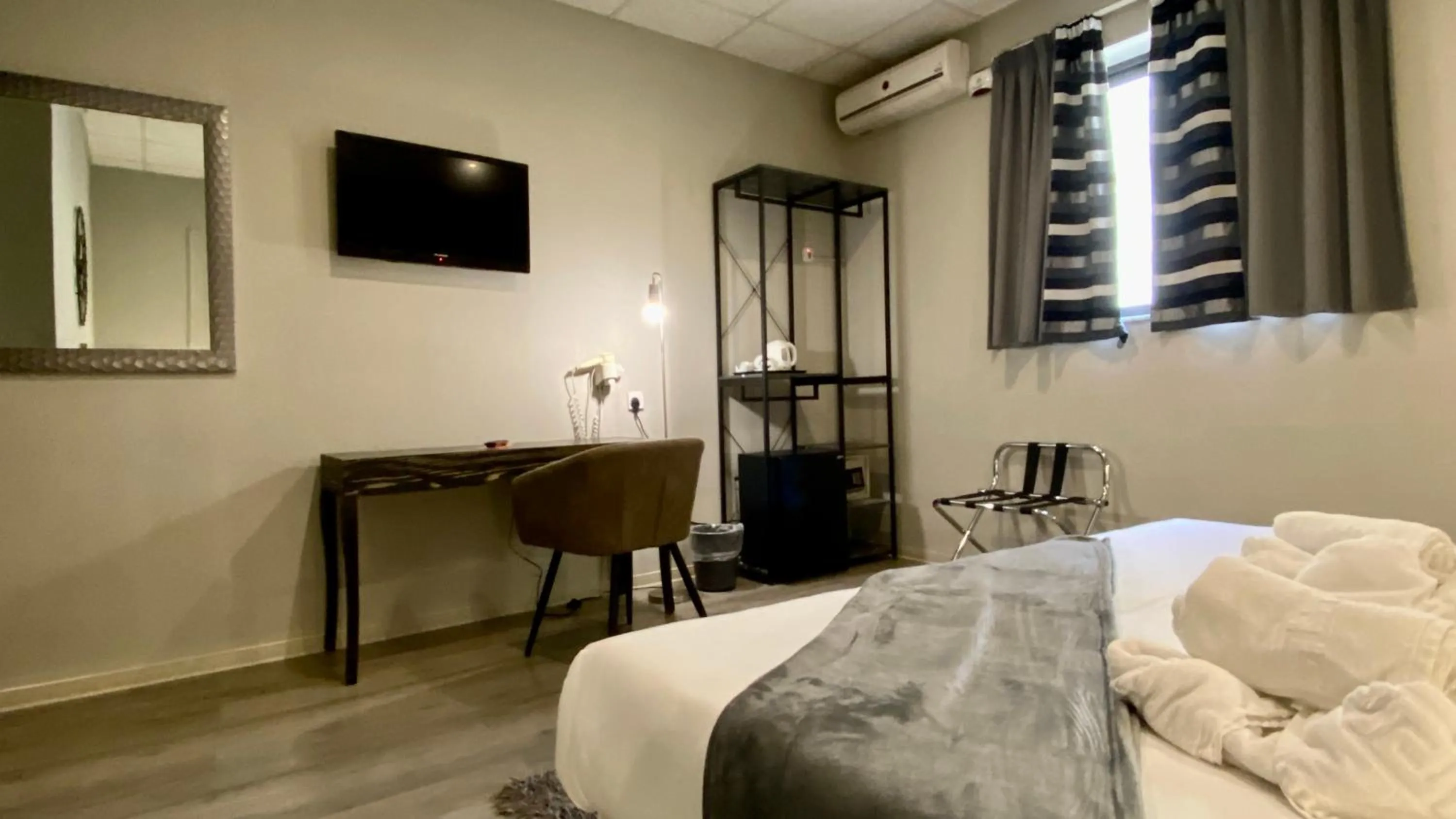 Bed in Sliema Marina Hotel