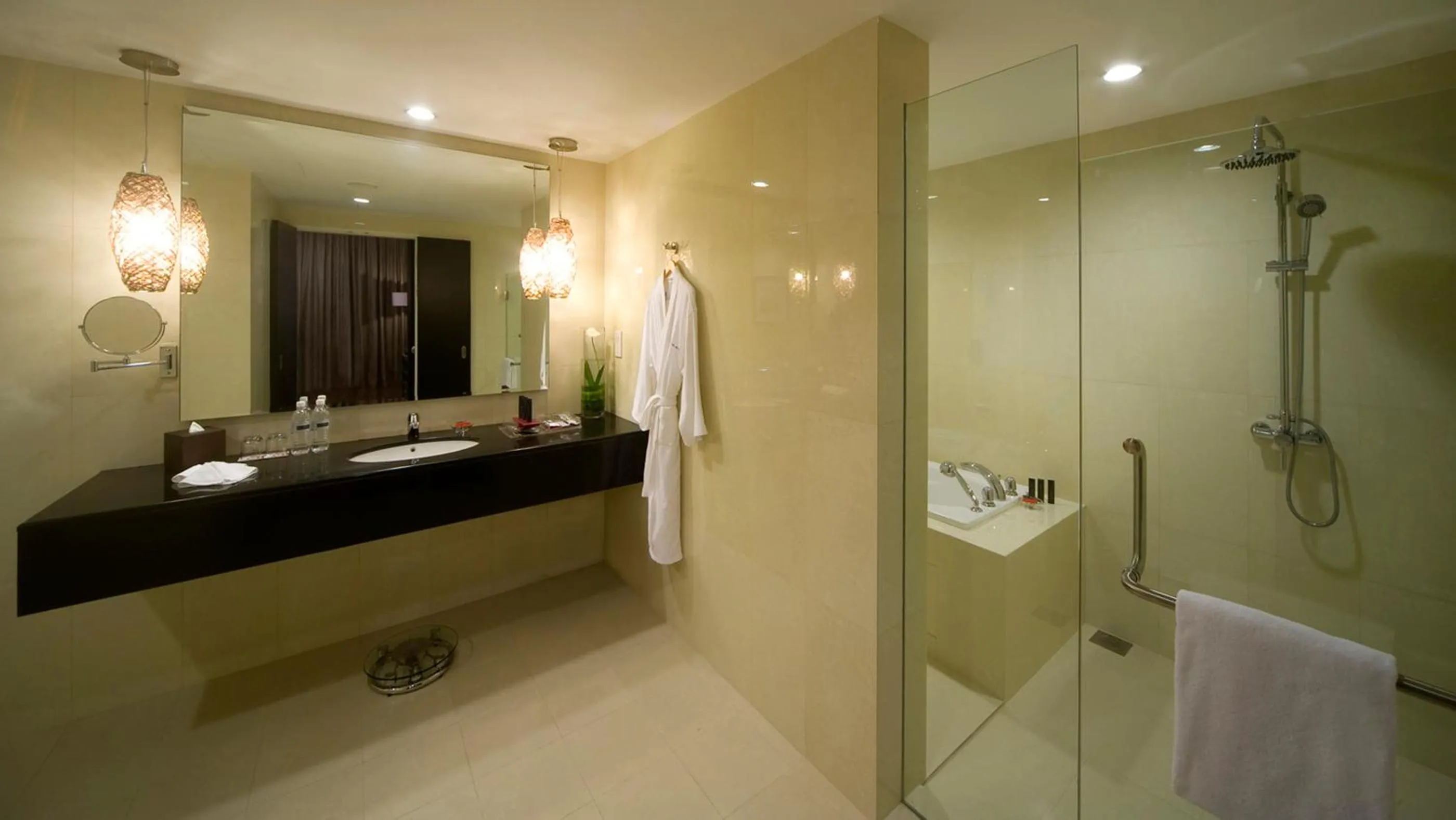 Shower in Pullman Kuching