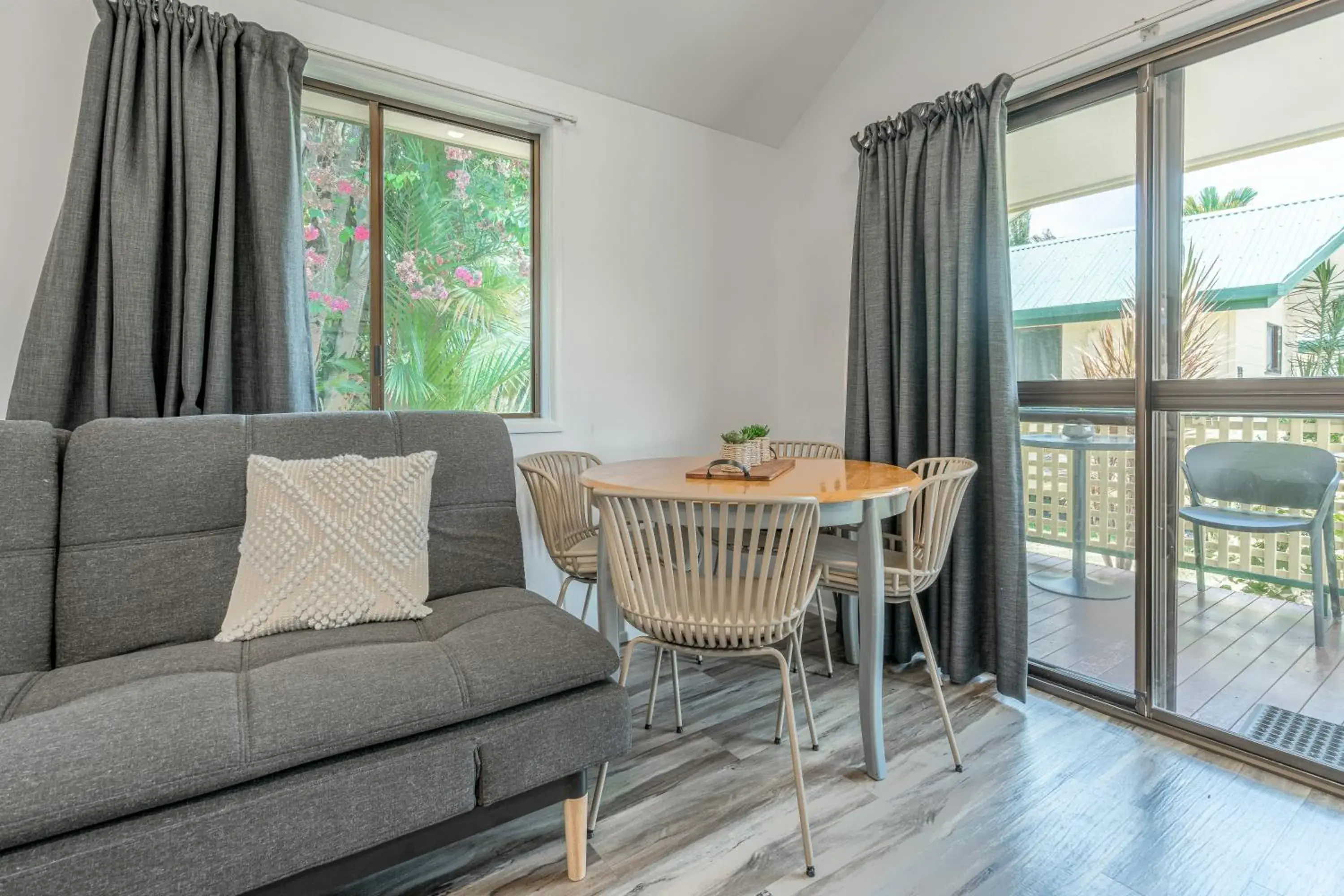 Ensuite Cabin in BIG4 Tasman Holiday Parks - South Mission Beach Ensuite Cabin in BIG4 Tasman Holiday Parks - South Mission Beach