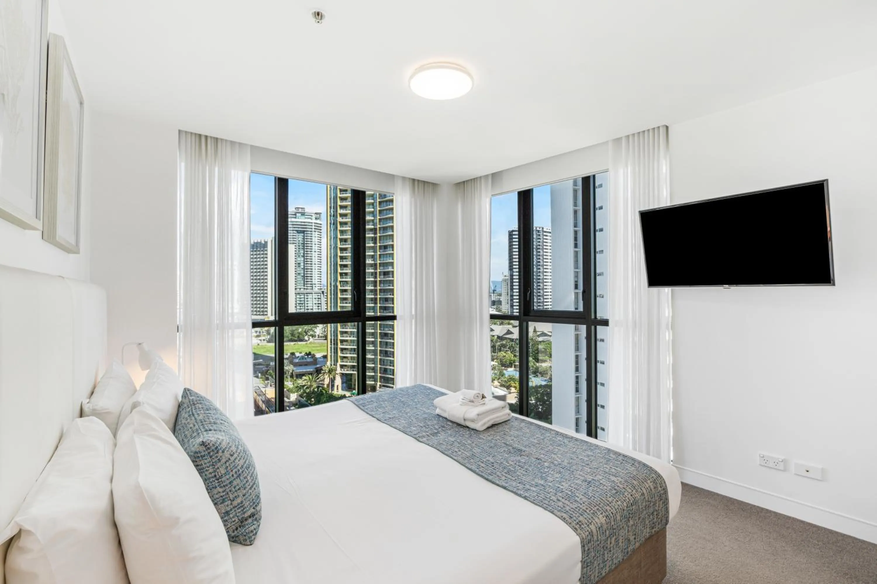 Bedroom, Bed in Rhapsody Resort - Official