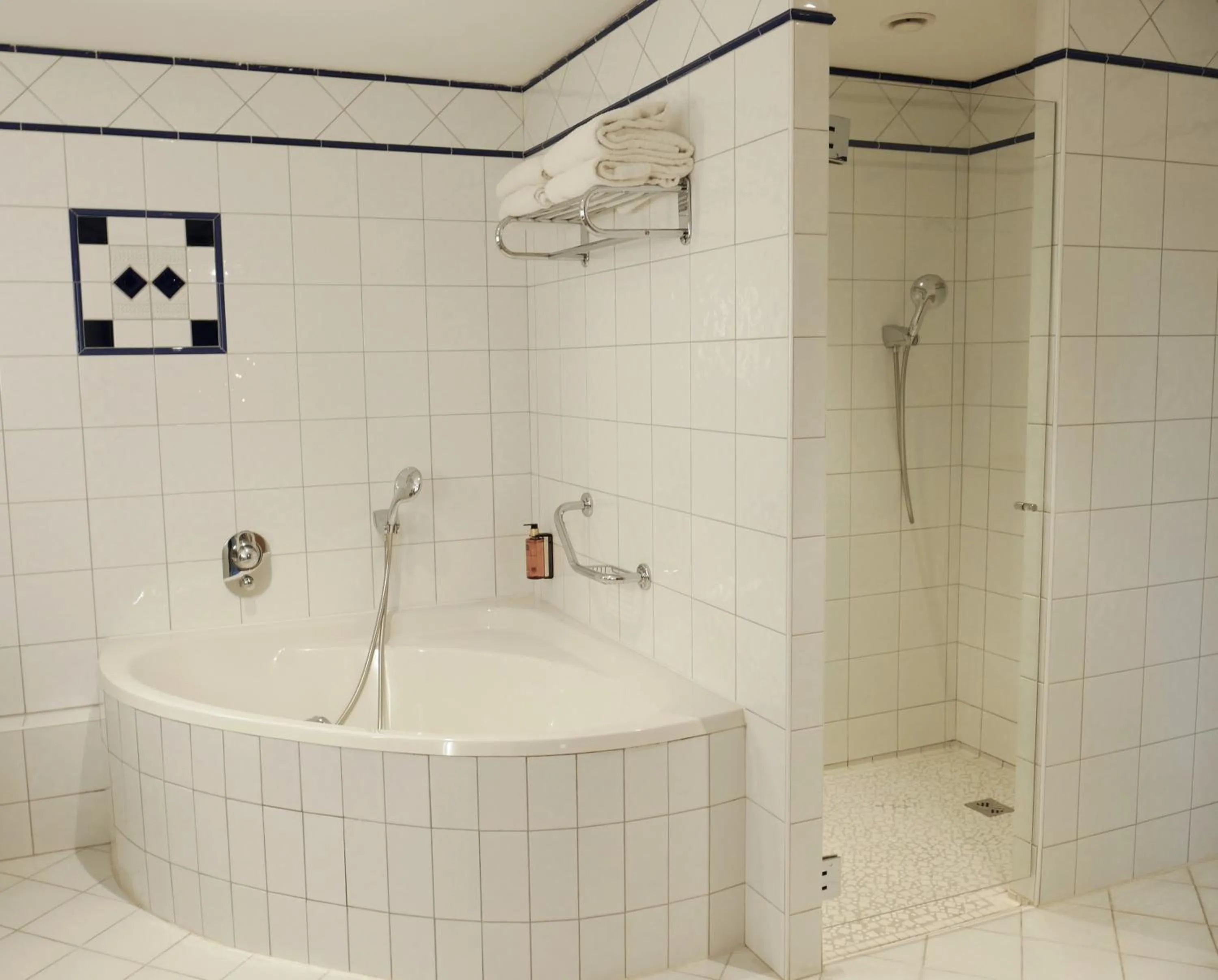 Bathroom in Célestins Spa Thermal & Hôtel by Vy Resort