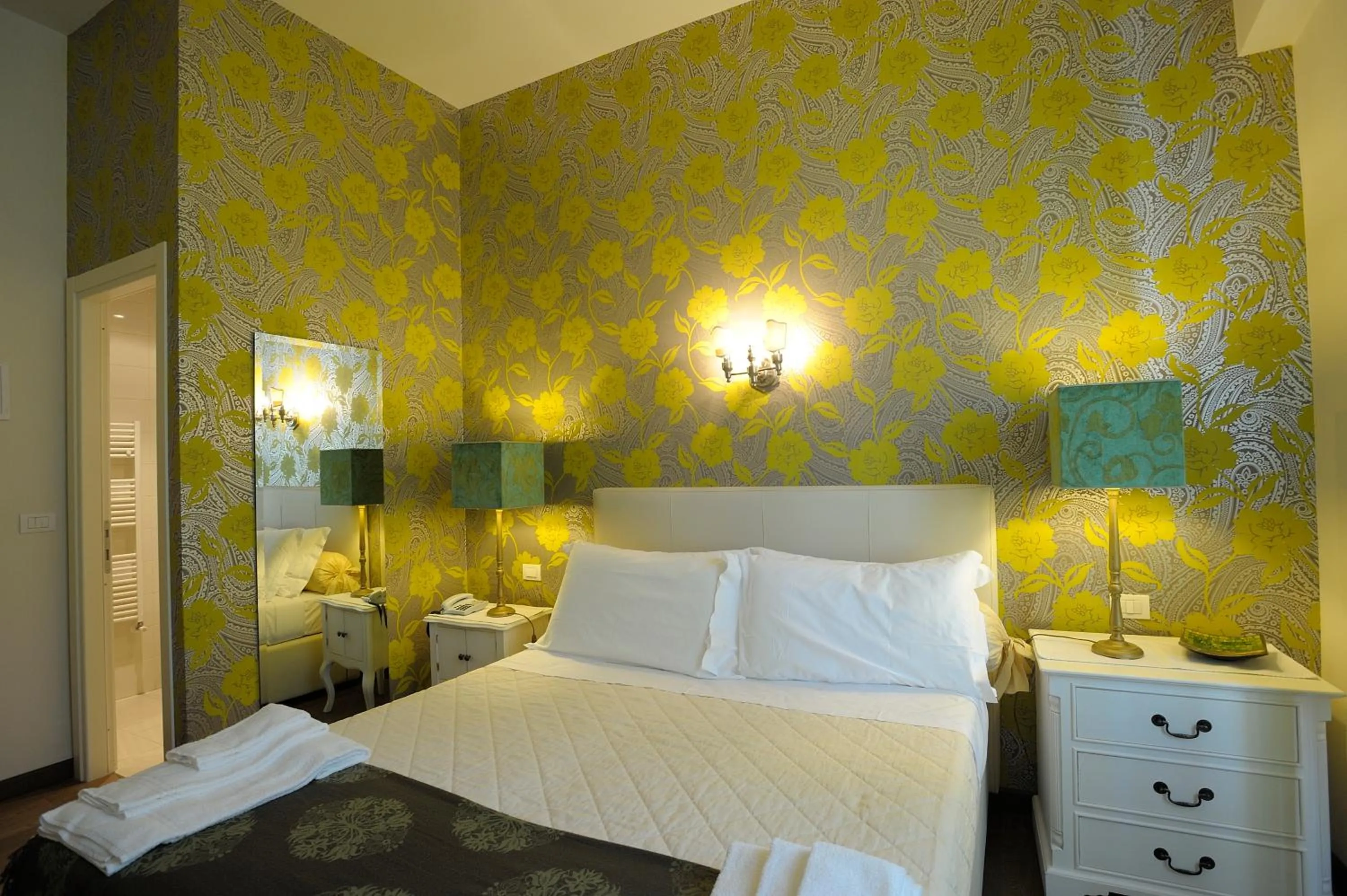 Photo of the whole room, Bed in Luxury B&B La Dimora Degli Angeli