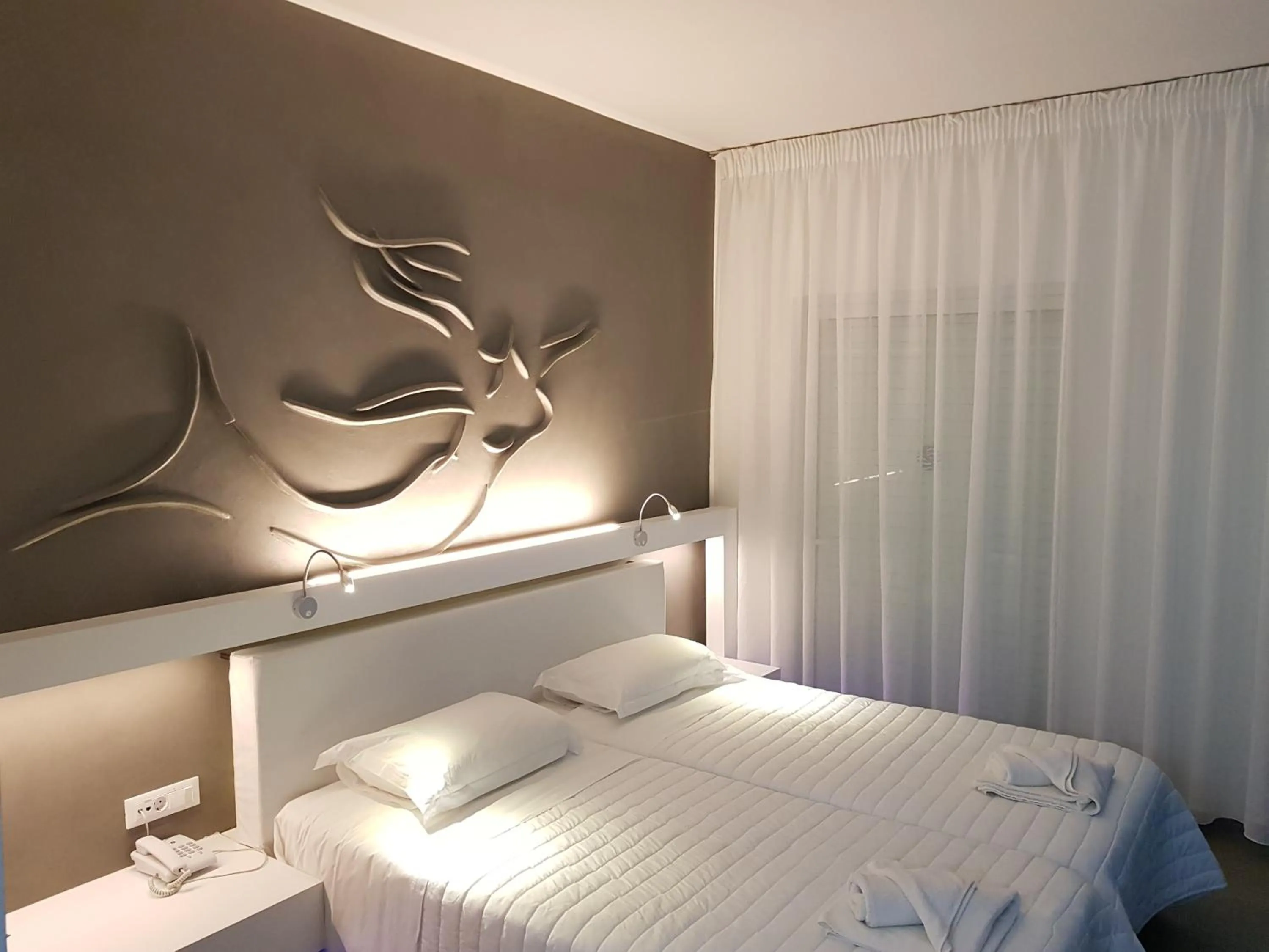 Bedroom, Bed in Niriides