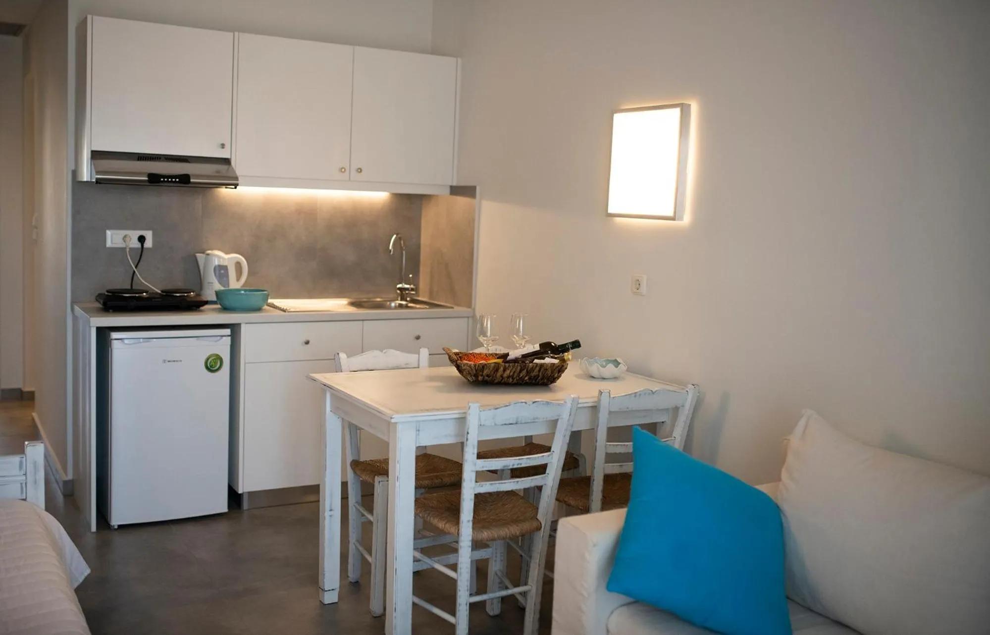 Coffee/tea facilities in Niriides