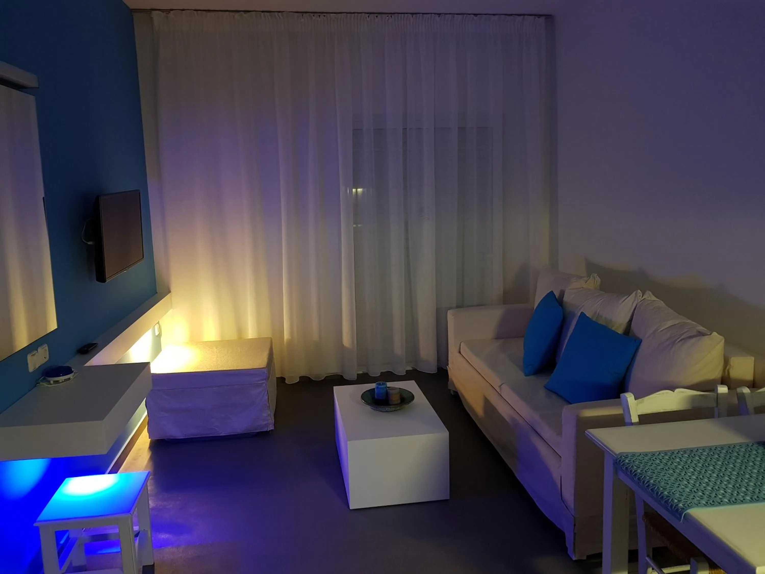 Living room, Bed in Niriides