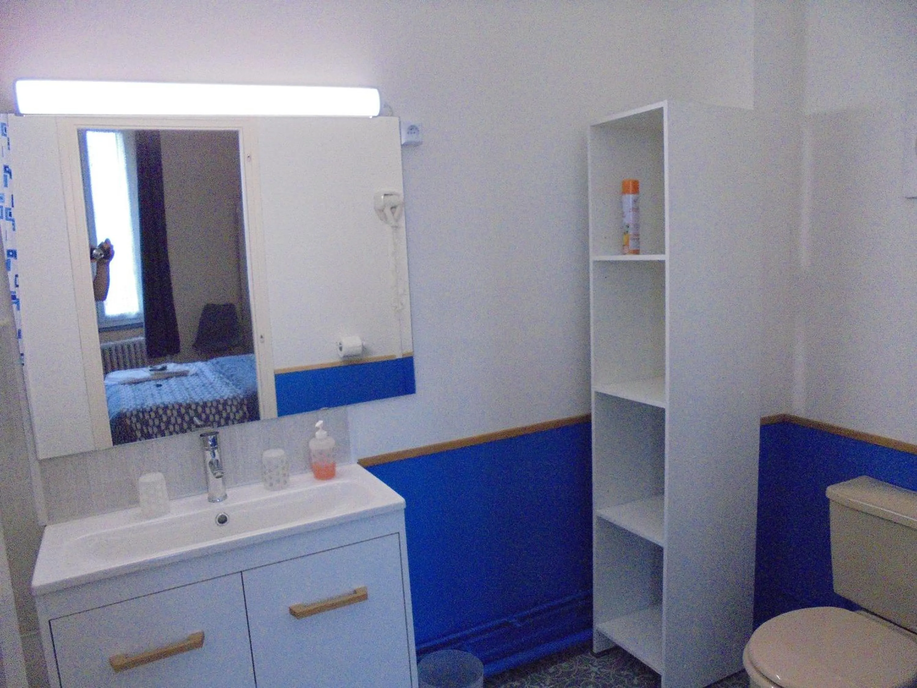 Bathroom in Hotel De La Gare