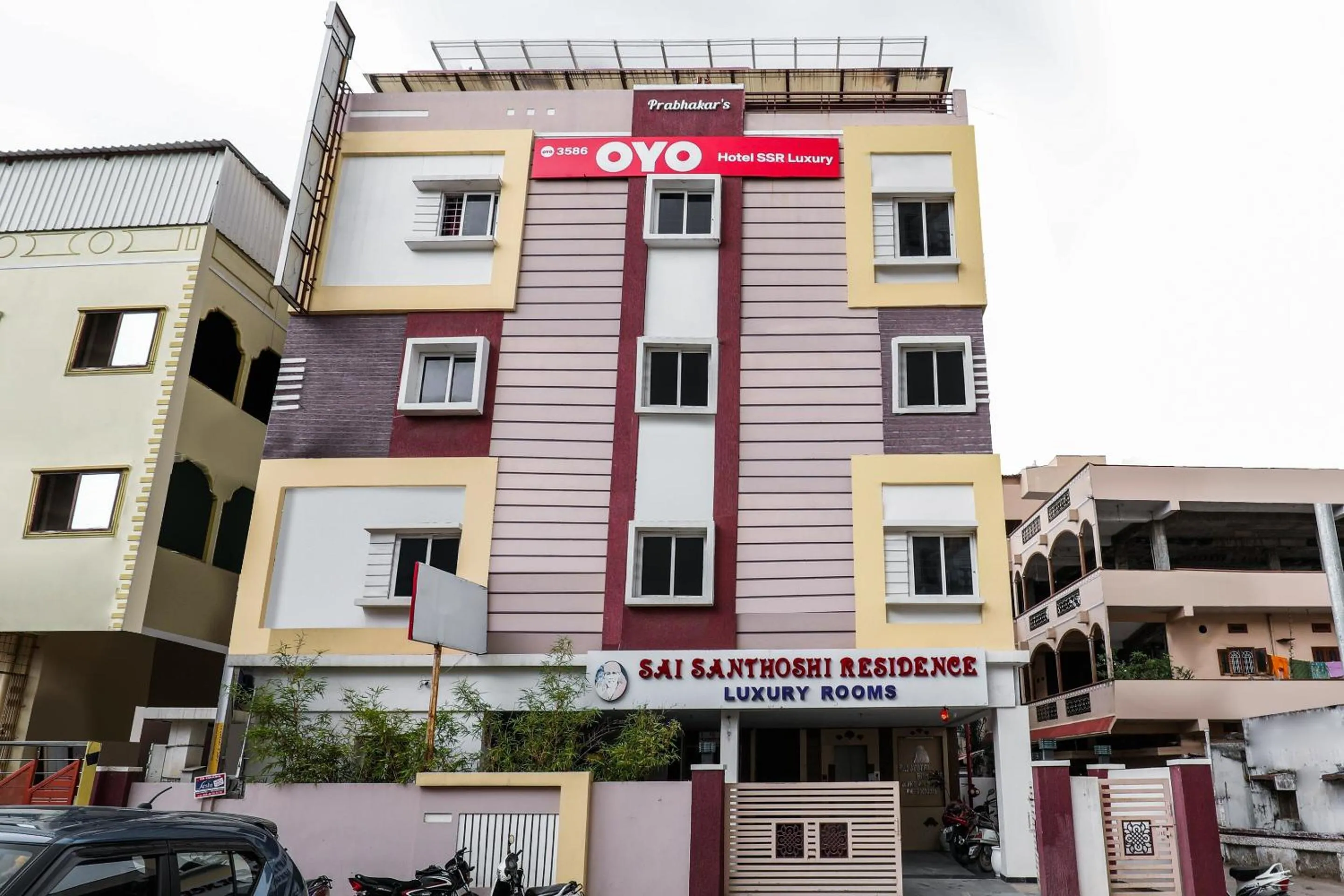 Facade/entrance in Hotel O Ssr Luxury Rooms