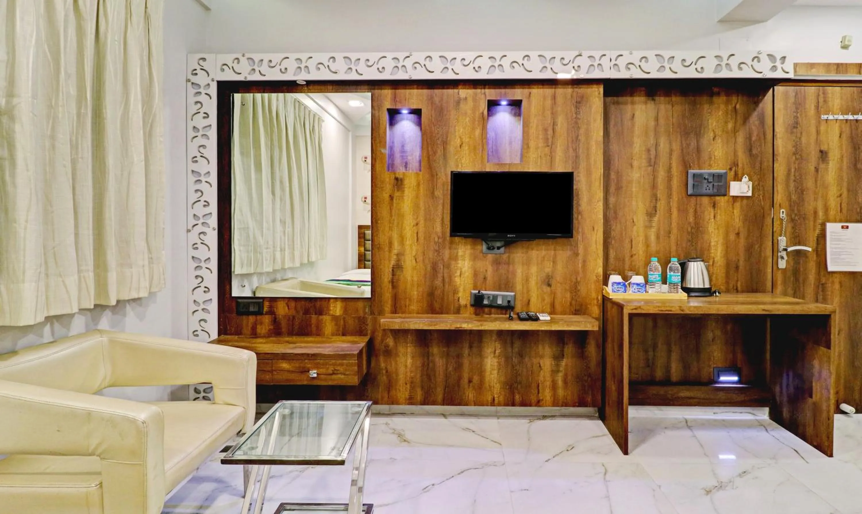 TV and multimedia in Treebo Orion Sapphire, Beck Bagan