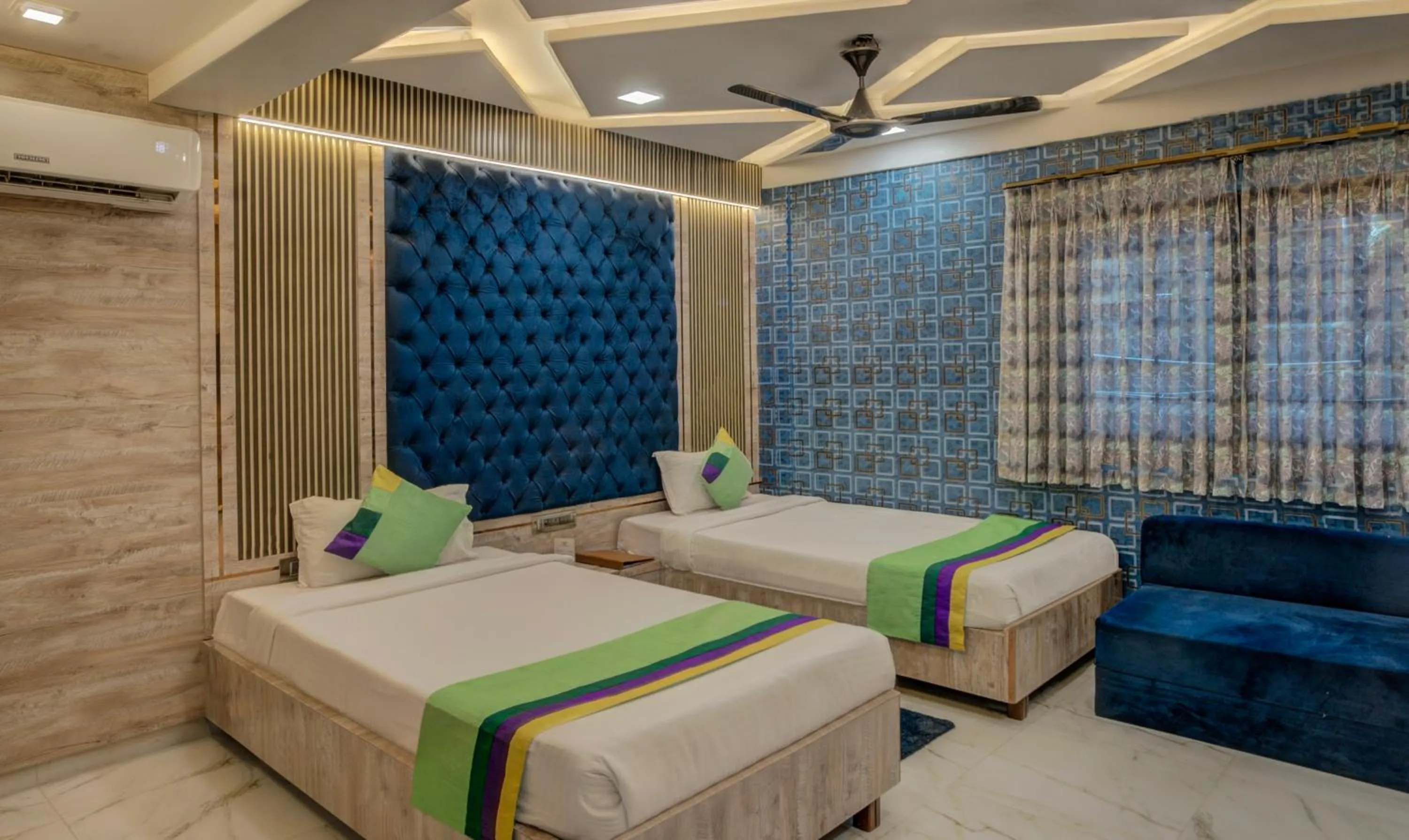 Bedroom, Bed in Treebo Orion Sapphire, Beck Bagan