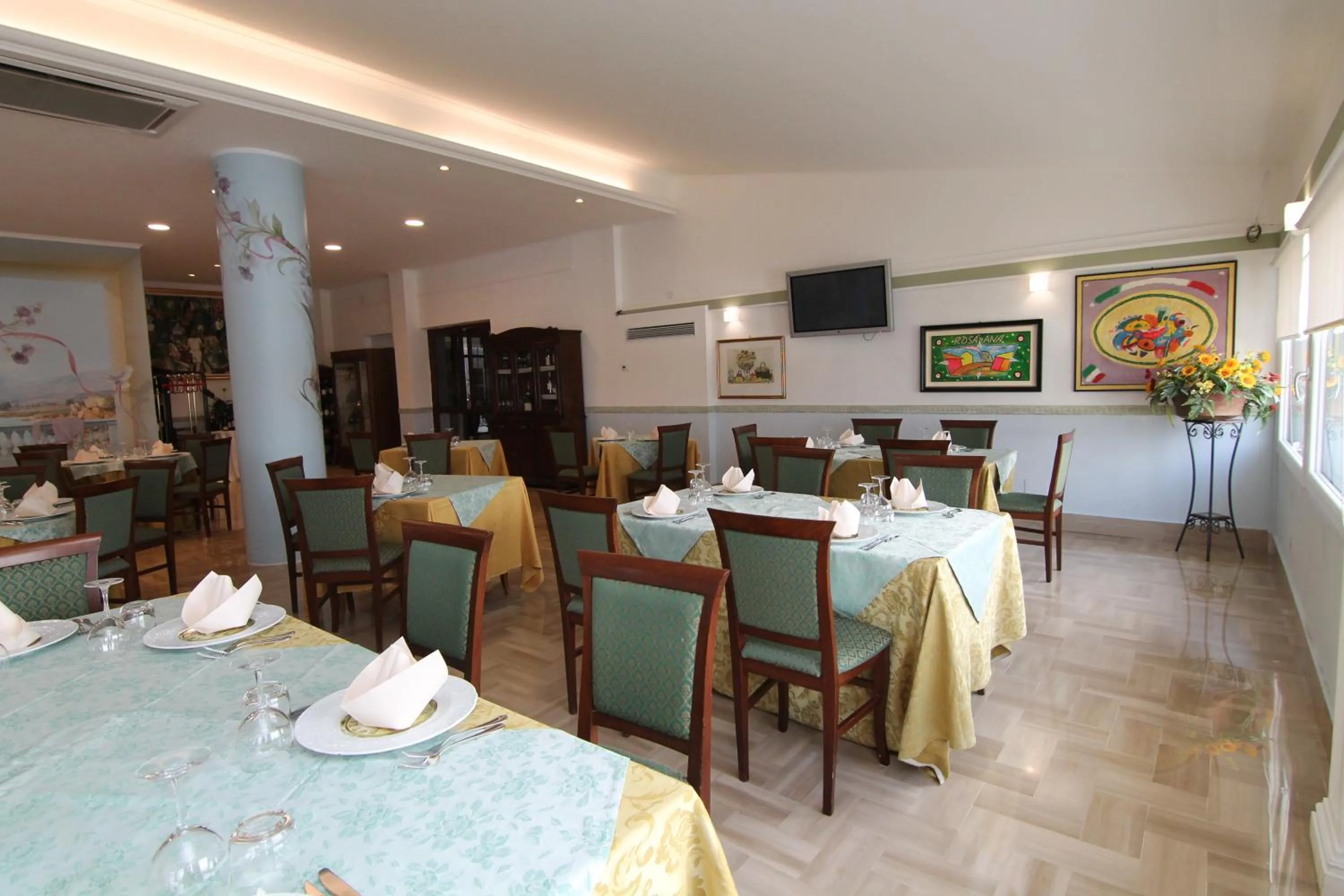 Restaurant/places to eat in FILIPPONE HOTEL&RISTORANTE