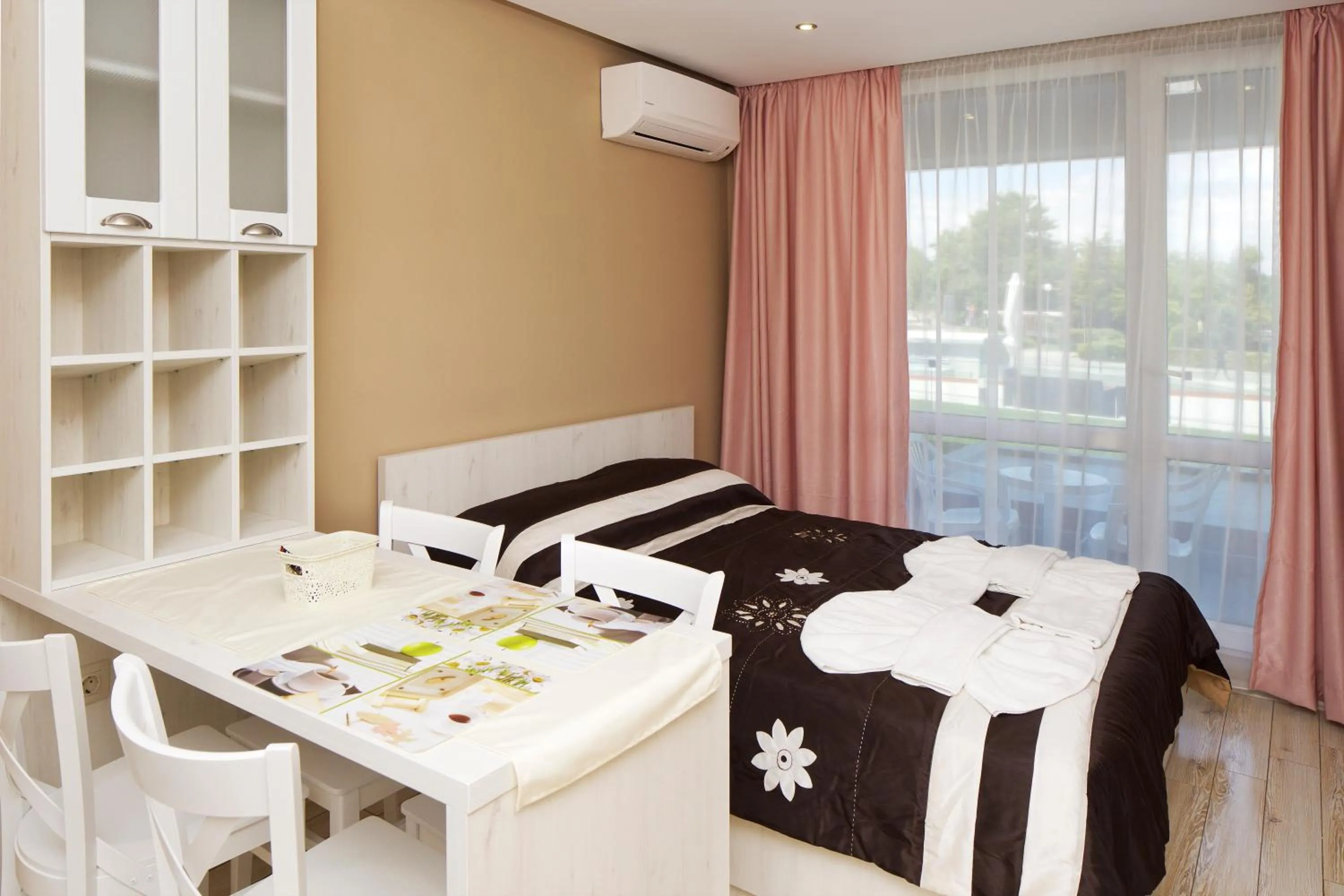 Bedroom, Bed in Aparthotel Paradiso