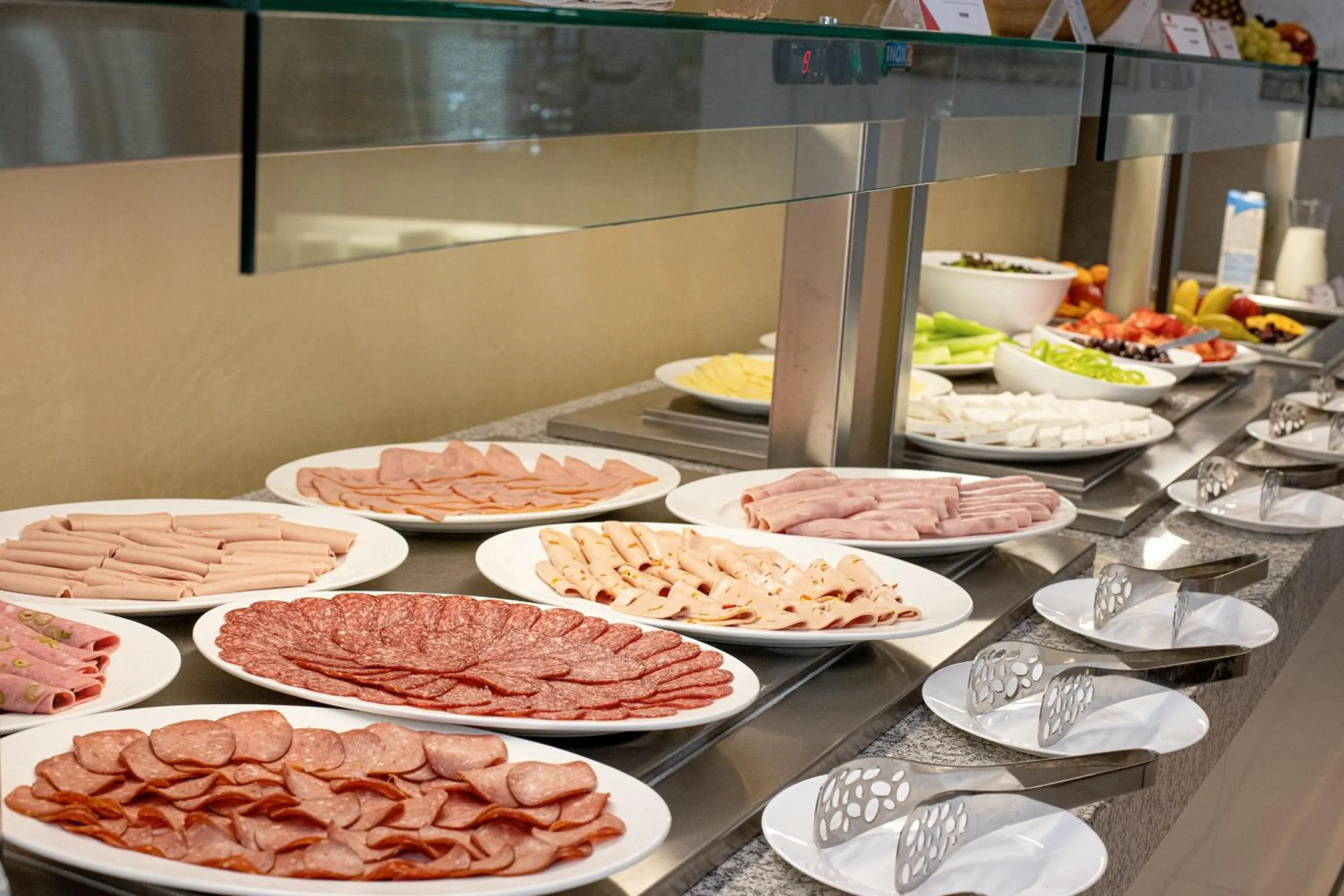 Restaurant/places to eat in Aparthotel Paradiso