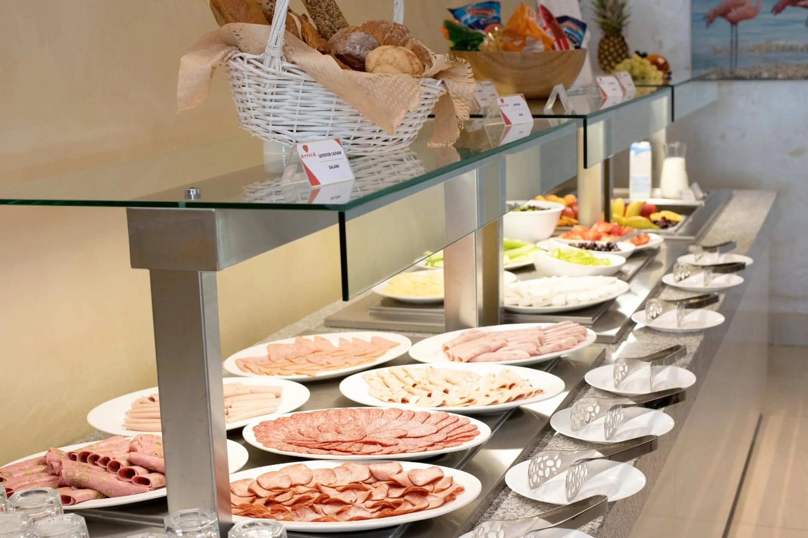 Buffet breakfast in Aparthotel Paradiso