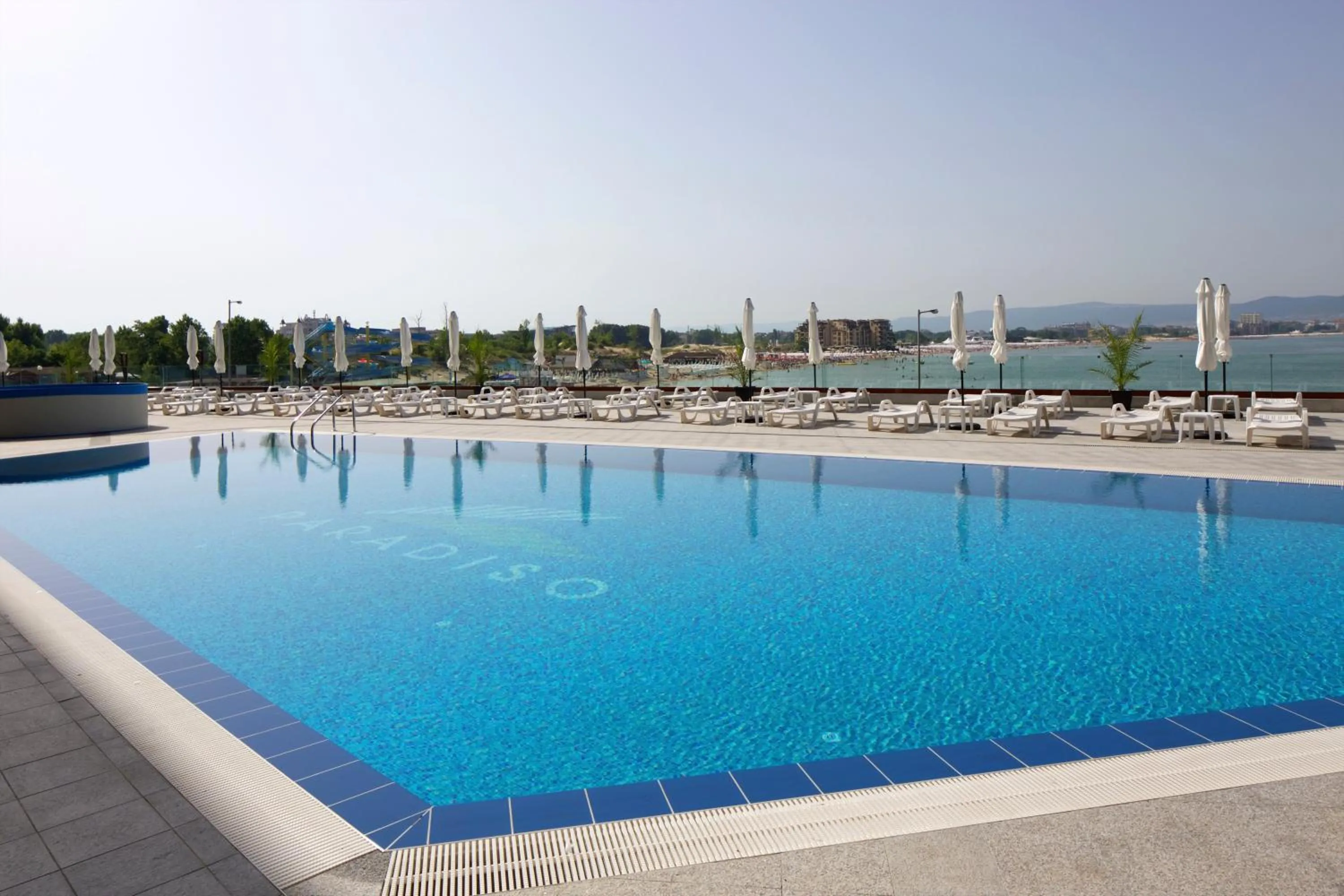 Swimming pool in Aparthotel Paradiso