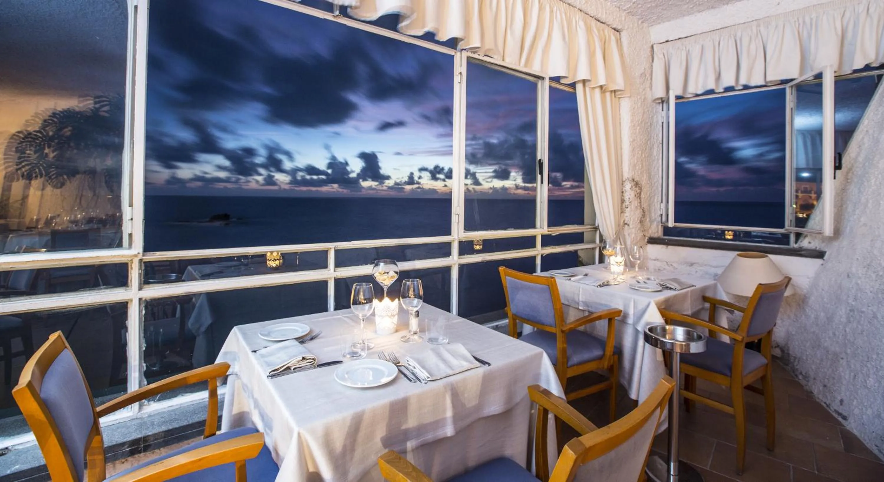 Restaurant/places to eat in Hotel Umberto A Mare